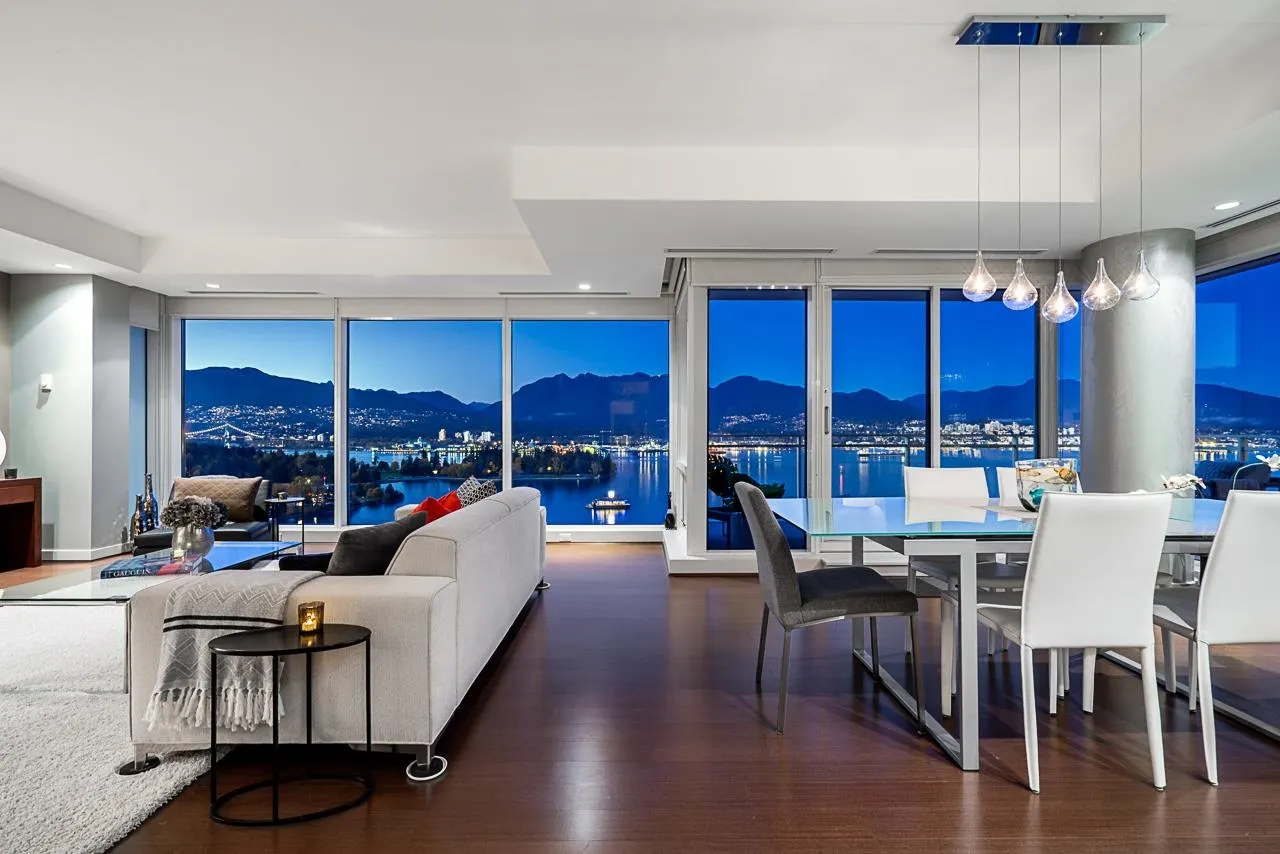 1139 W Cordova Street #2202