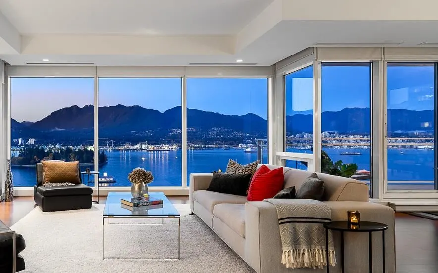 1139 W Cordova Street #2202