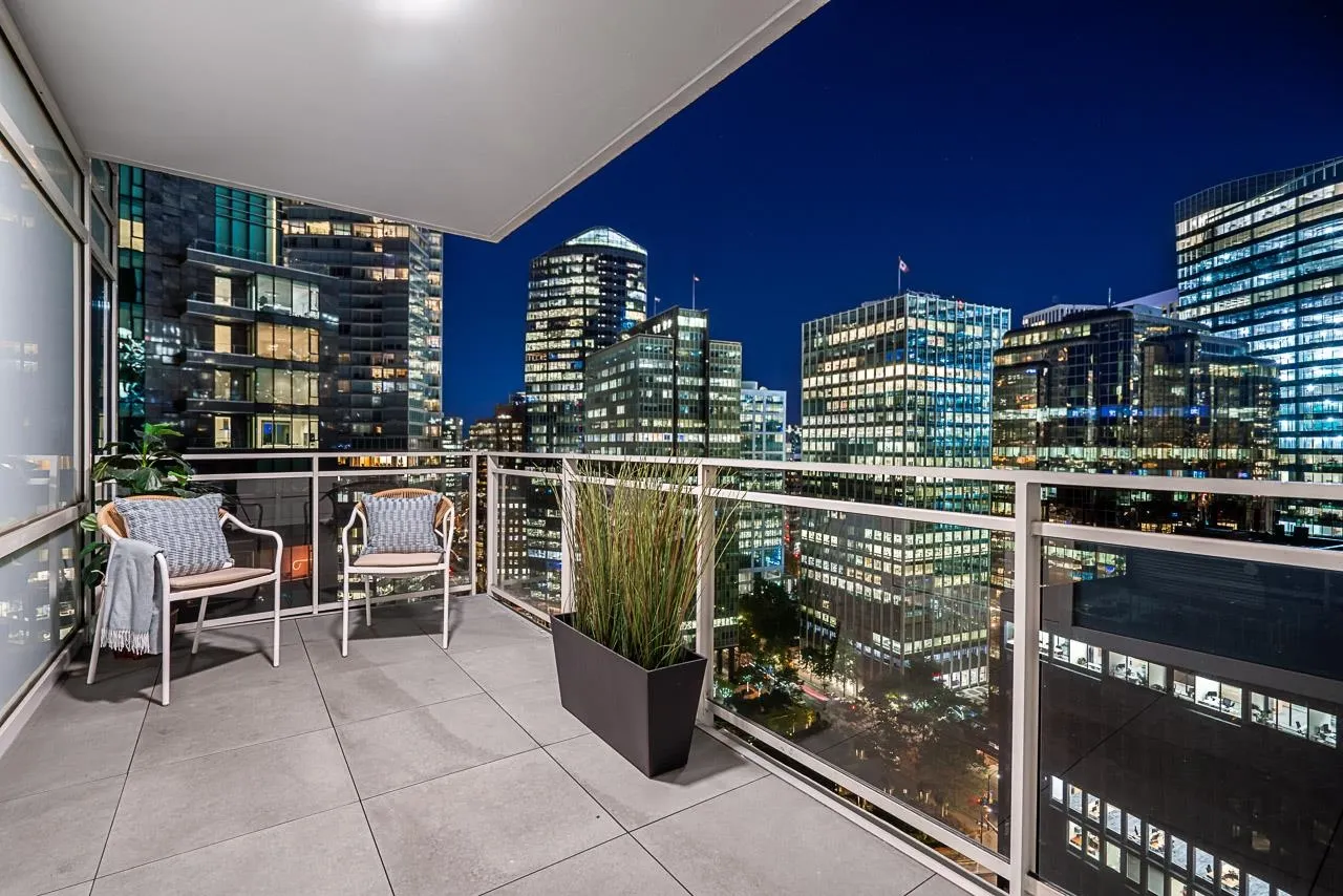 1139 W Cordova Street #2202