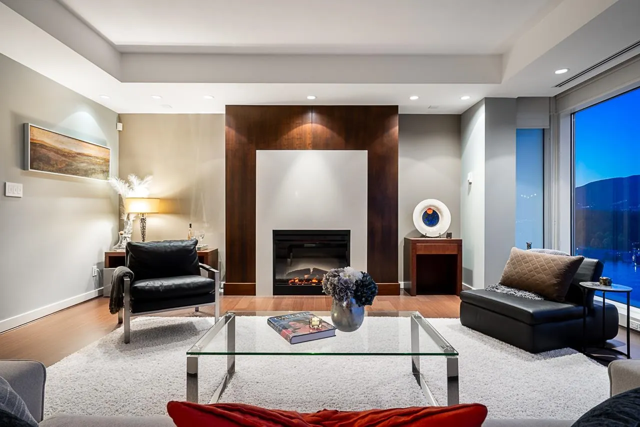 1139 W Cordova Street #2202