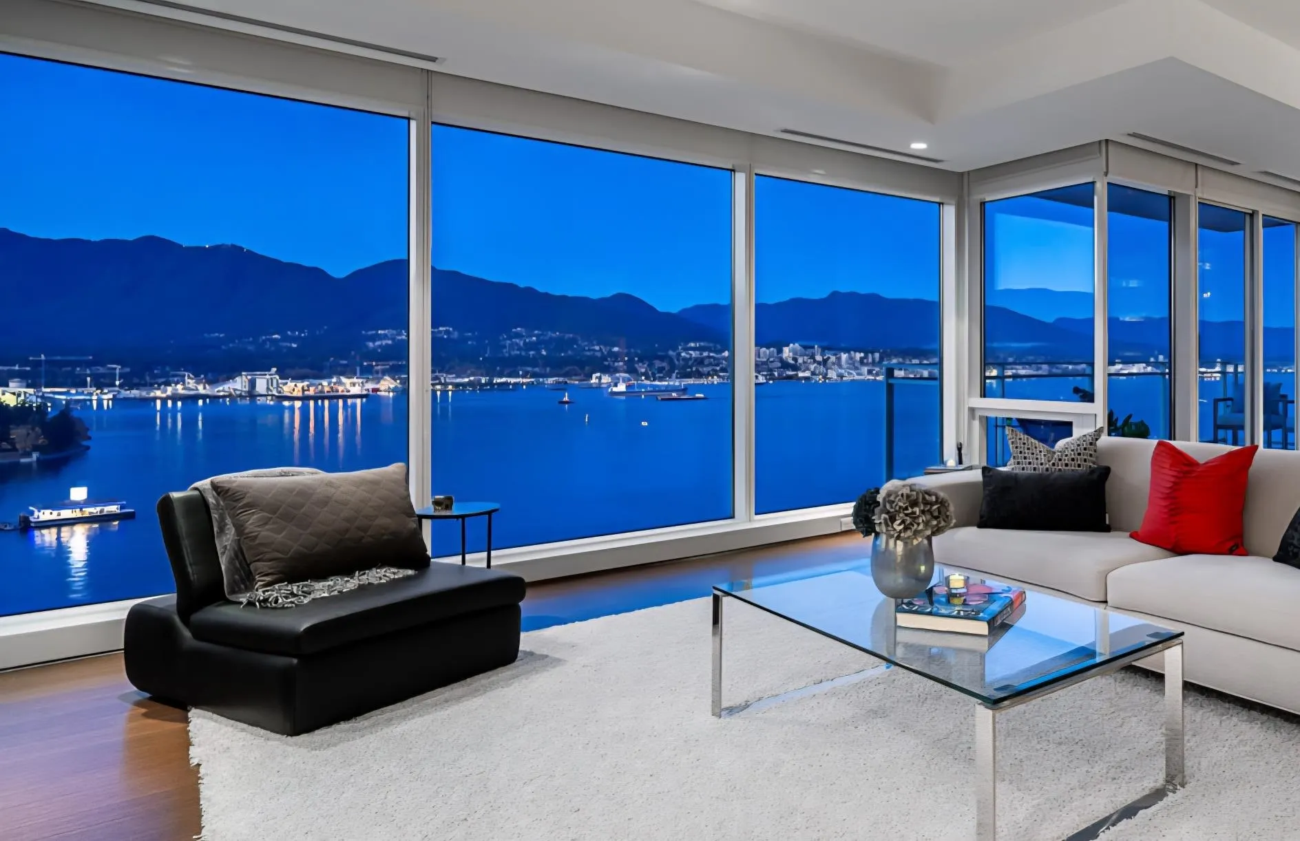 1139 W Cordova Street #2202