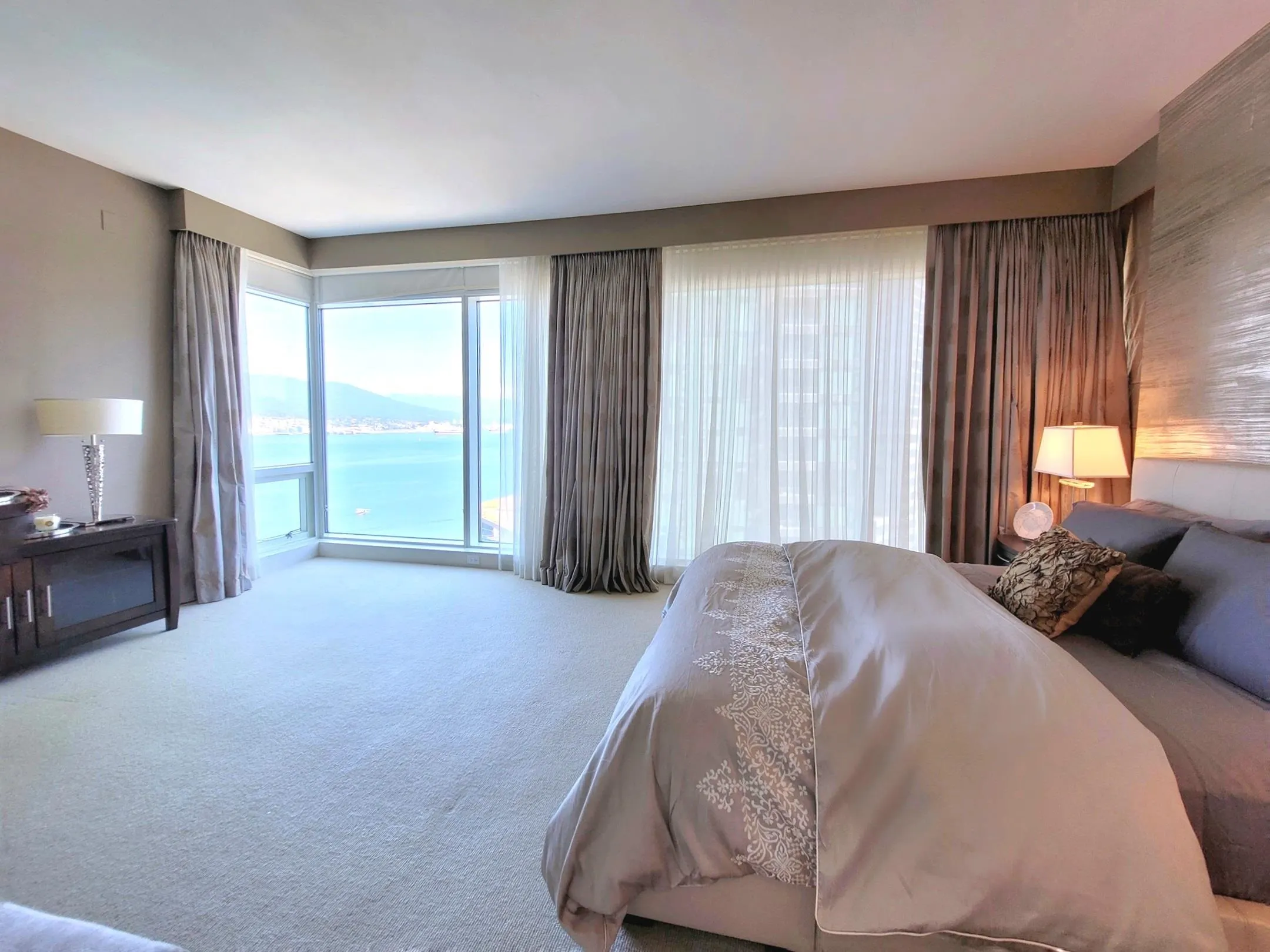 1139 W Cordova Street #2202