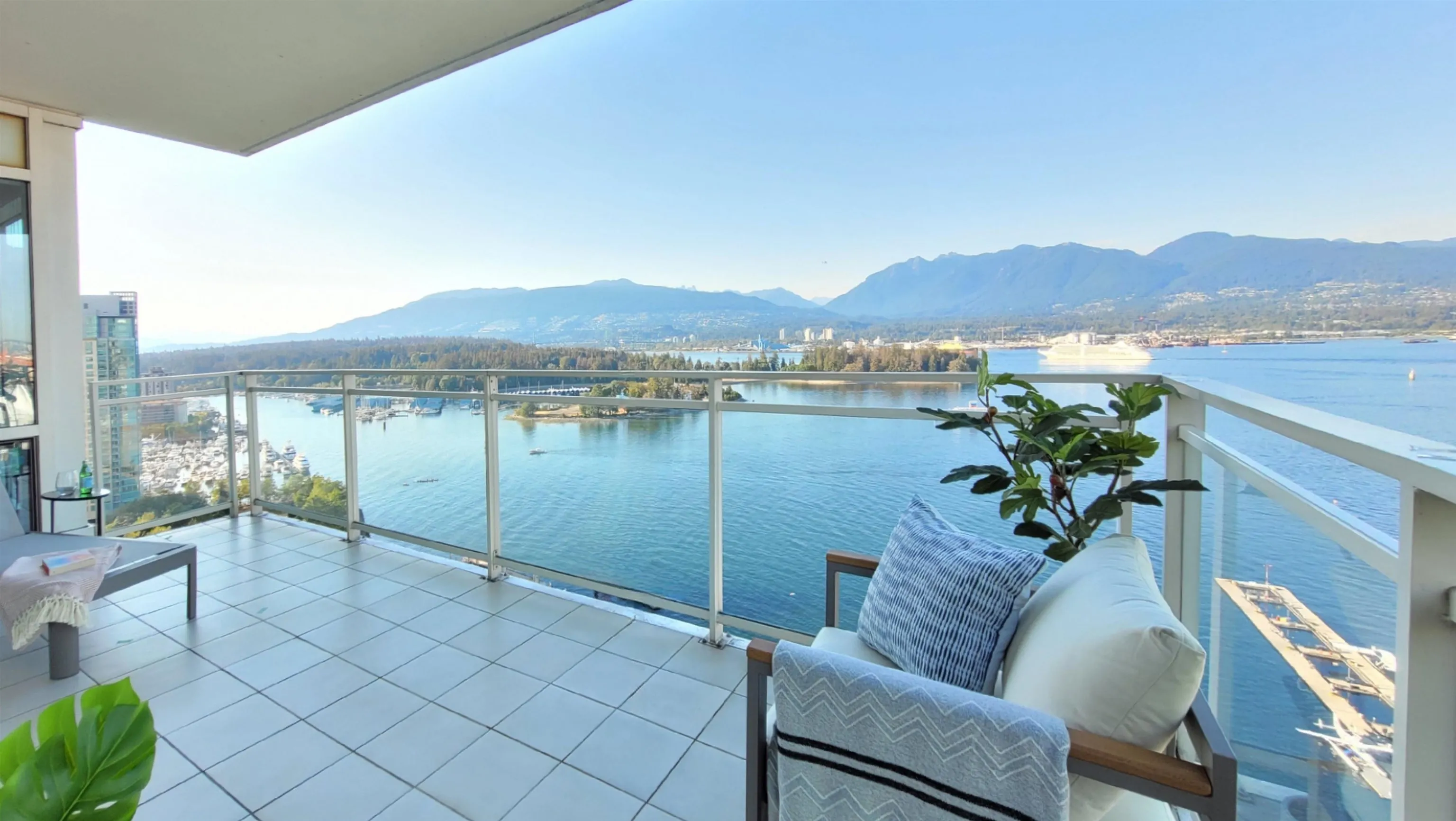 1139 W Cordova Street #2202