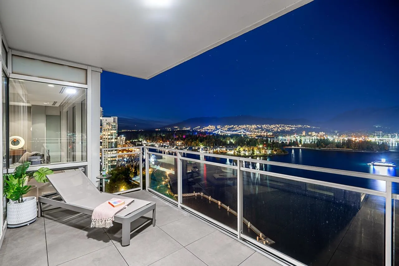 1139 W Cordova Street #2202