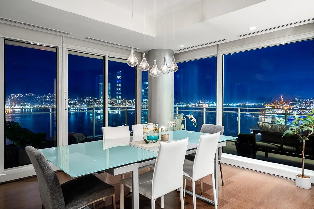 1139 W Cordova Street #2202
