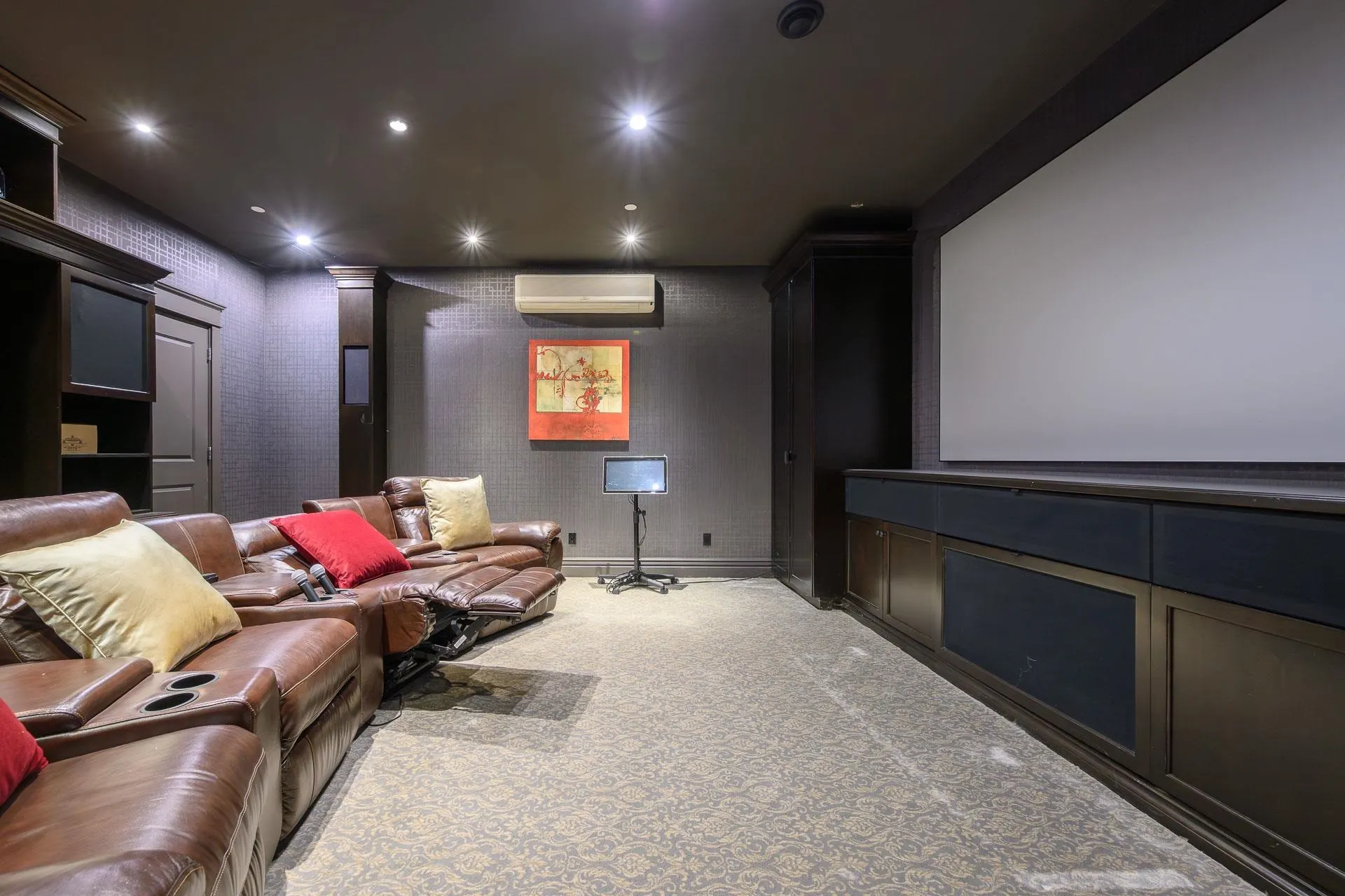 1316 Connaught Drive