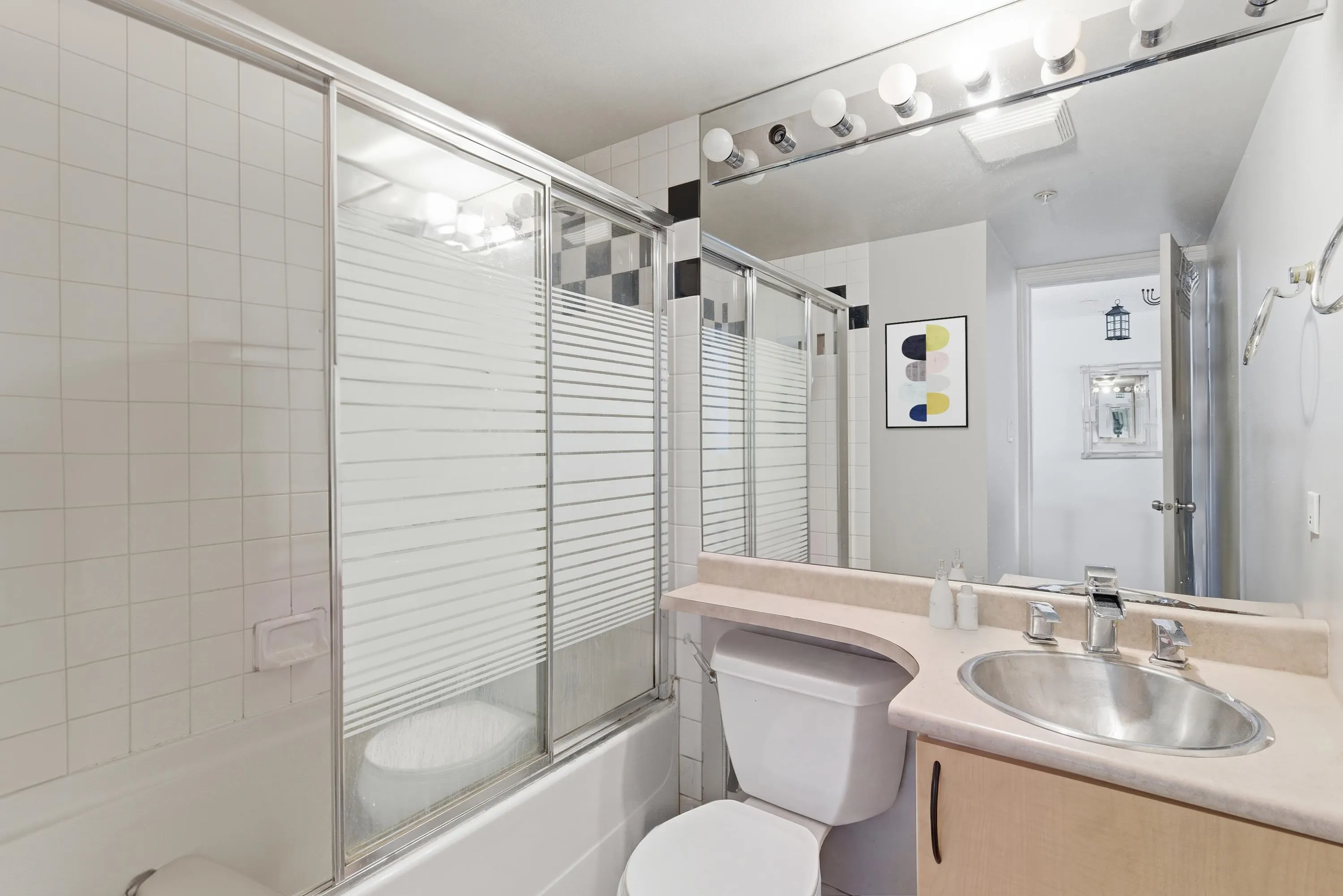 63 Keefer Place #2705