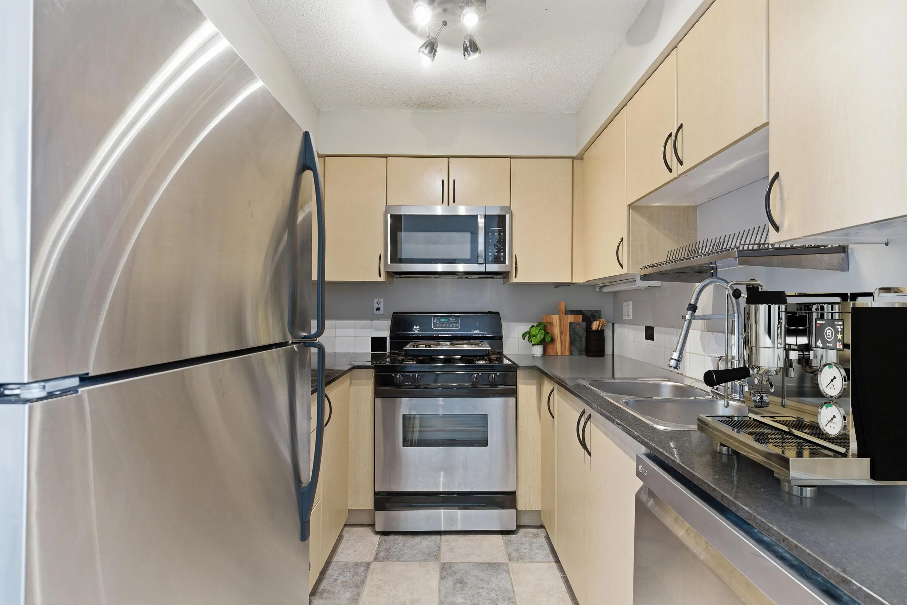 63 Keefer Place #2705