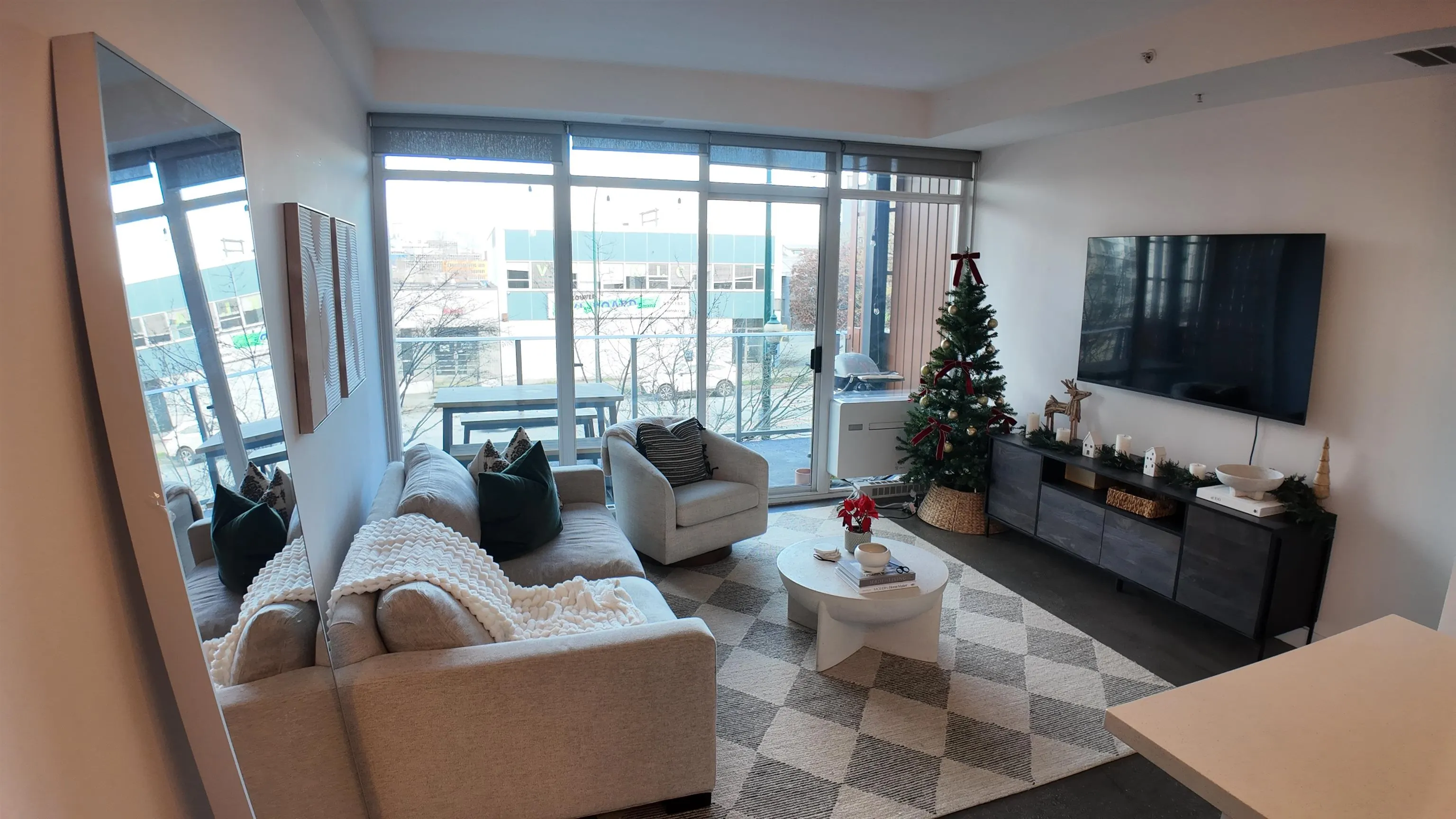 256 E 2nd Avenue #206