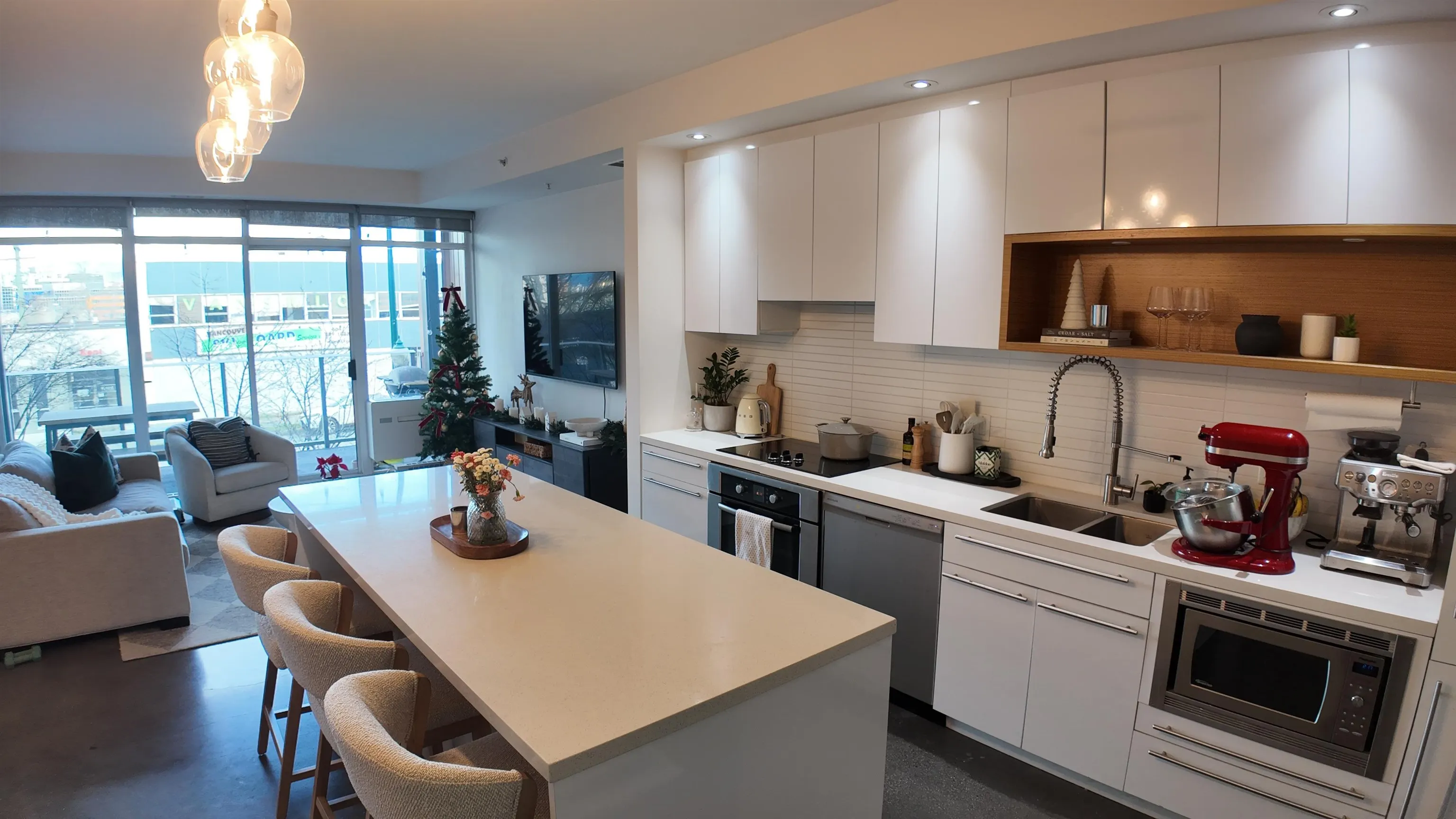256 E 2nd Avenue #206