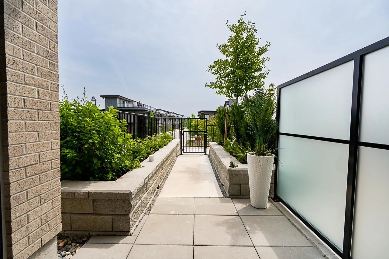 2431 Rabbit Drive #105