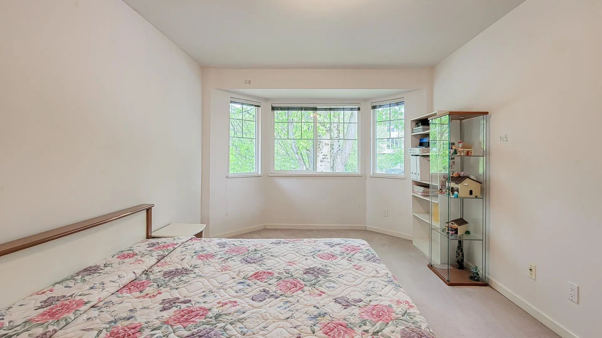 8060 St. Albans Road #10