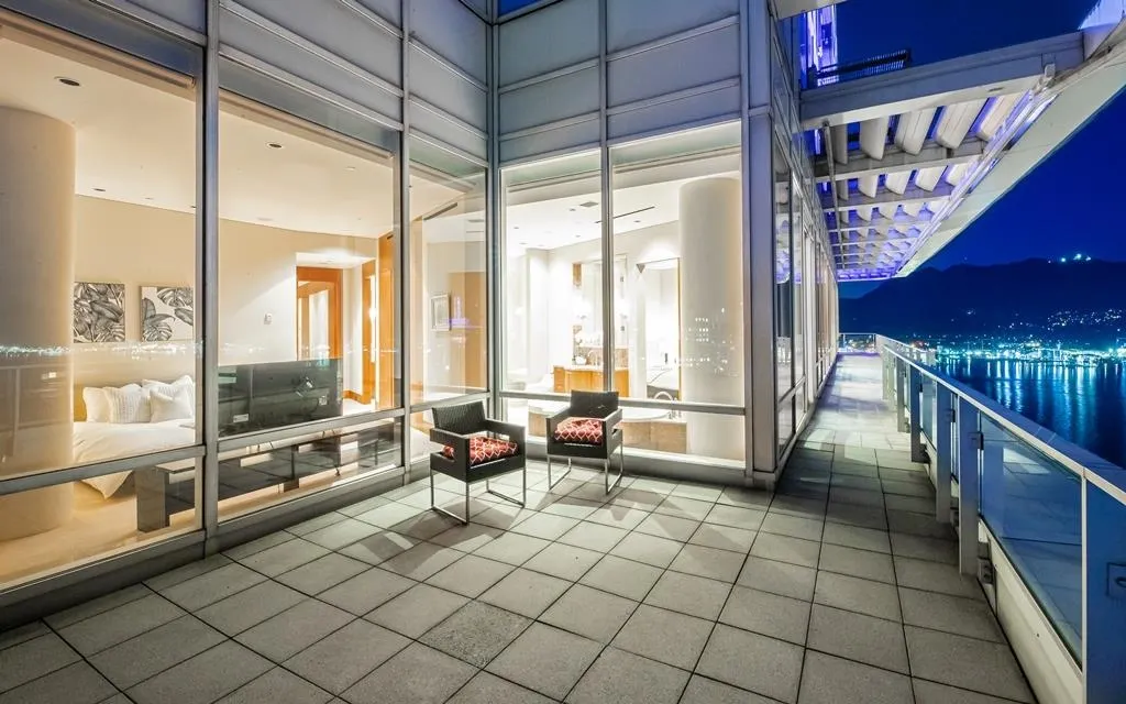 1077 W Cordova Street #PH4201