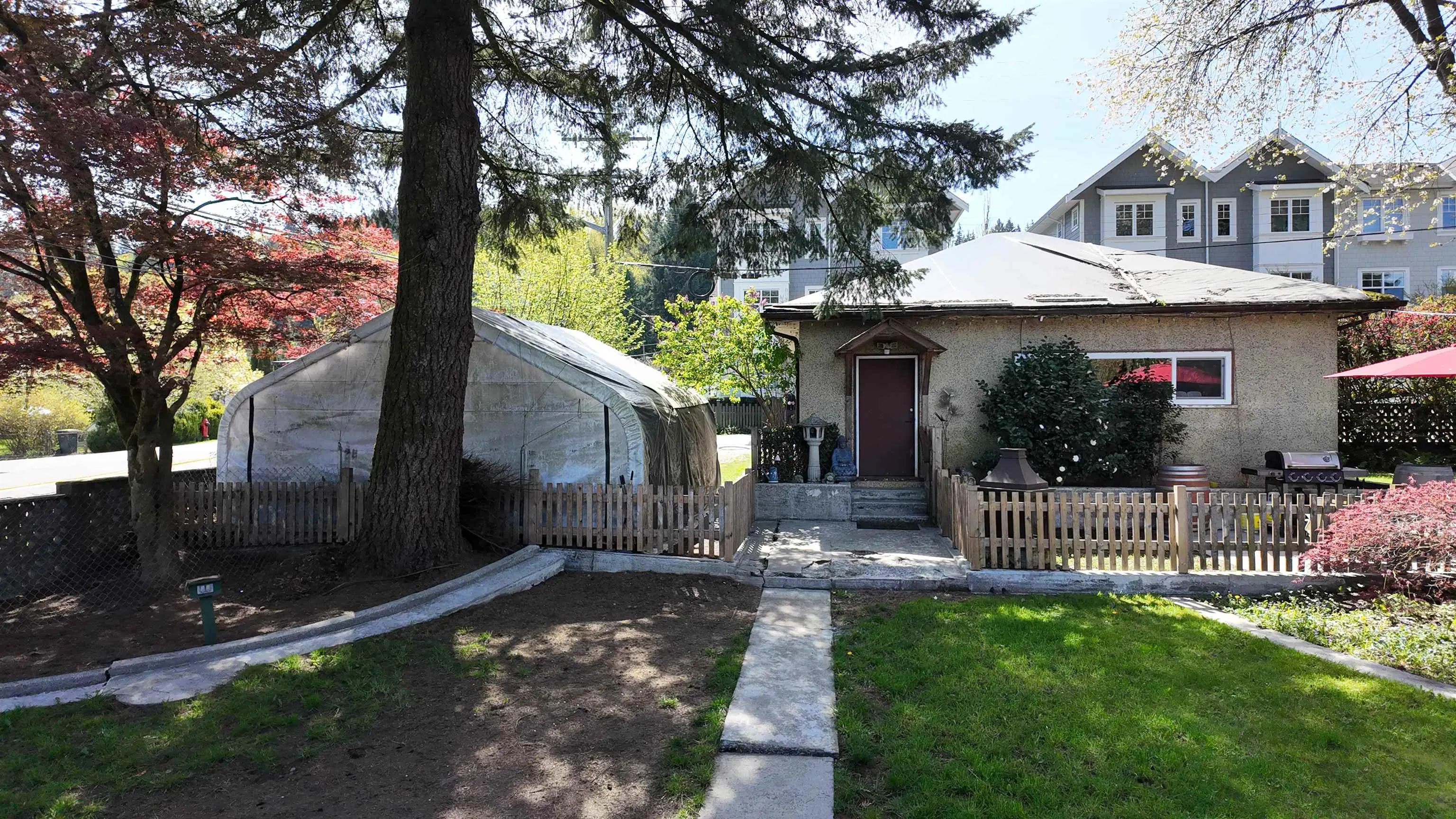 2825 St John Street