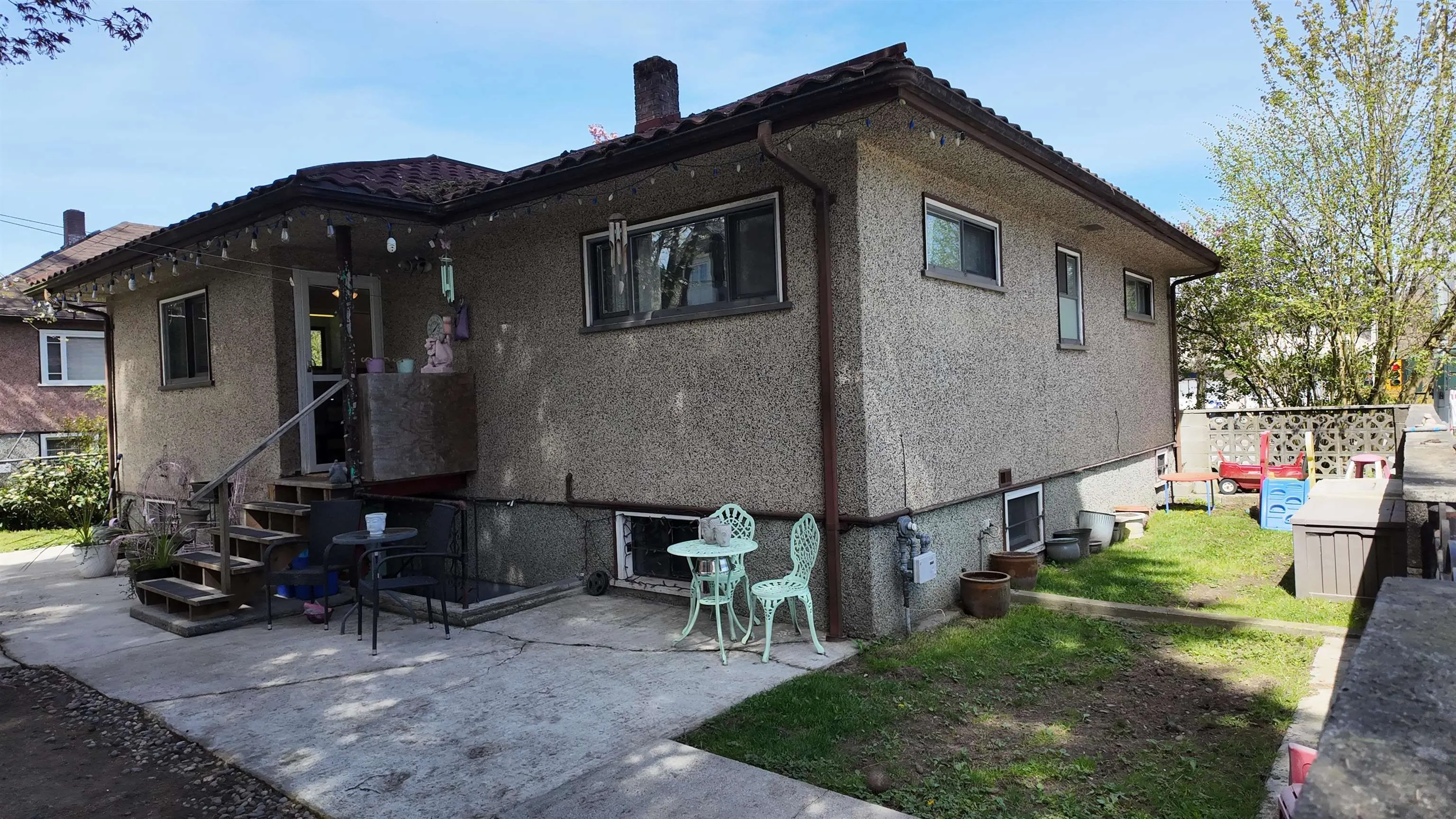 2825 St John Street