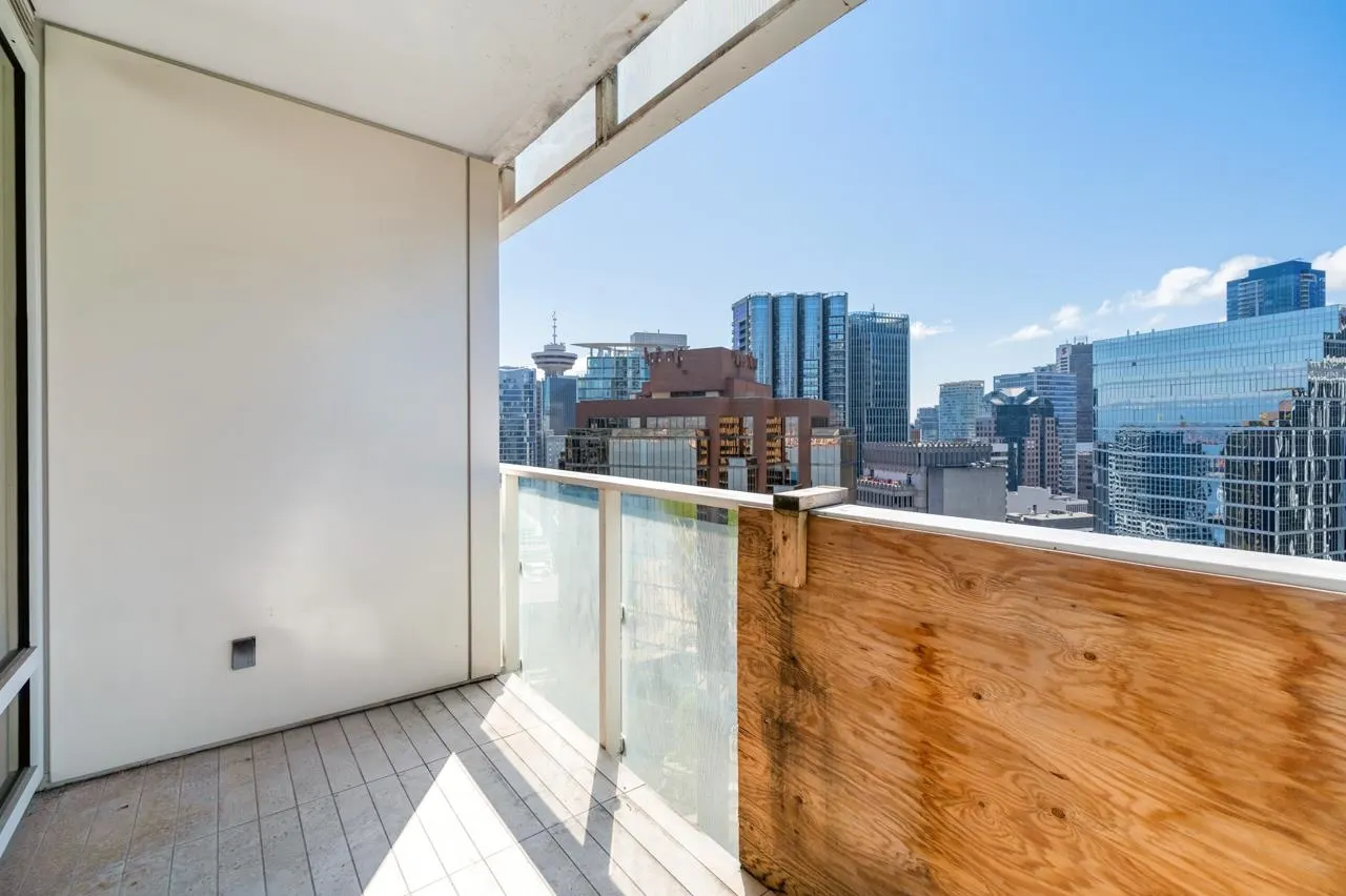 1011 W Cordova Street #2705