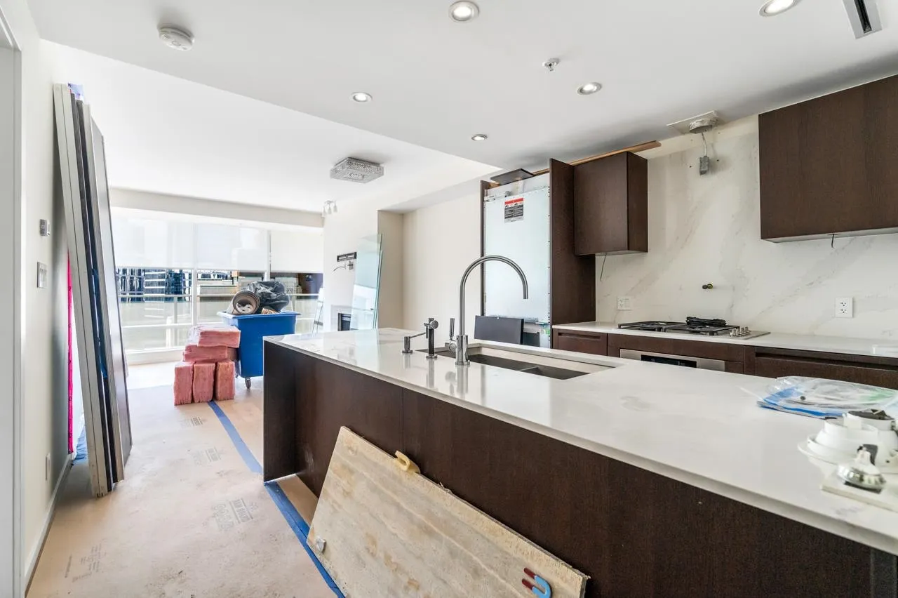 1011 W Cordova Street #2705