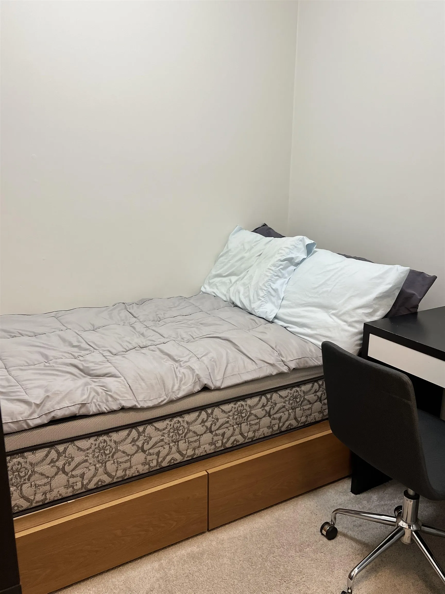 6033 Gray Avenue #212