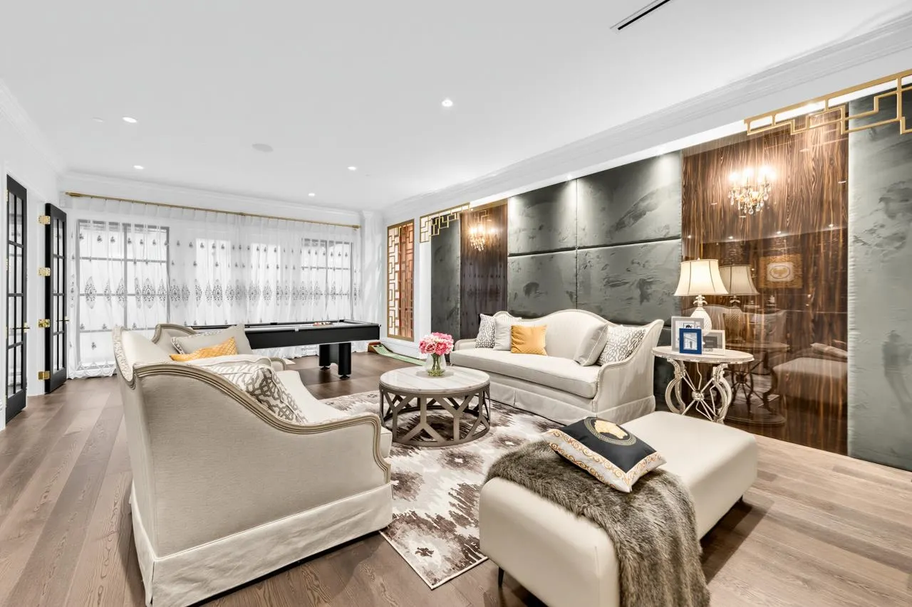 4177 Doncaster Way