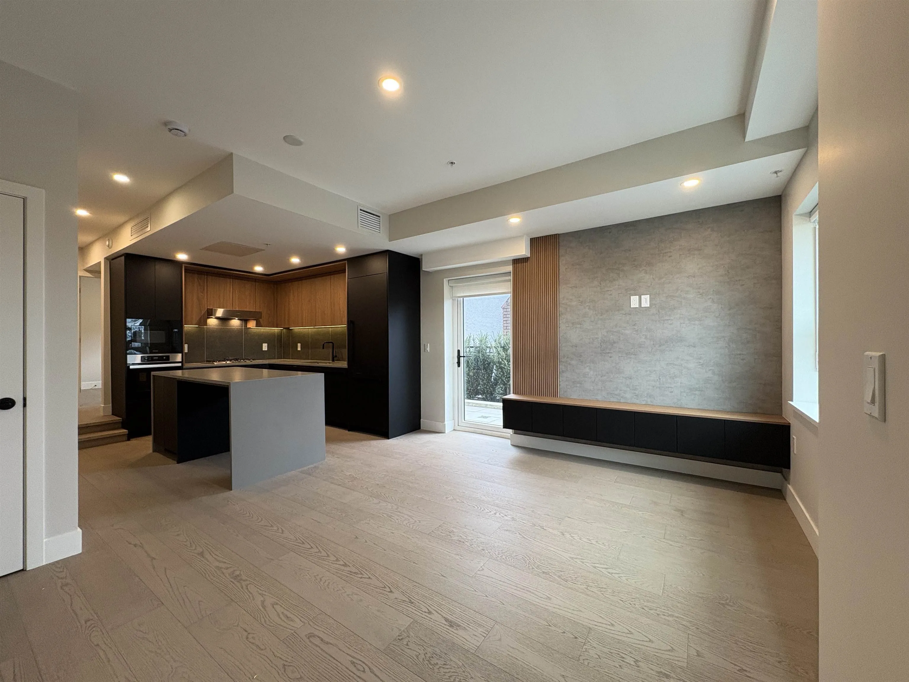 125 W 41st Avenue