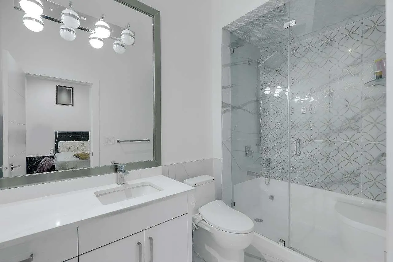 5538 184 Street