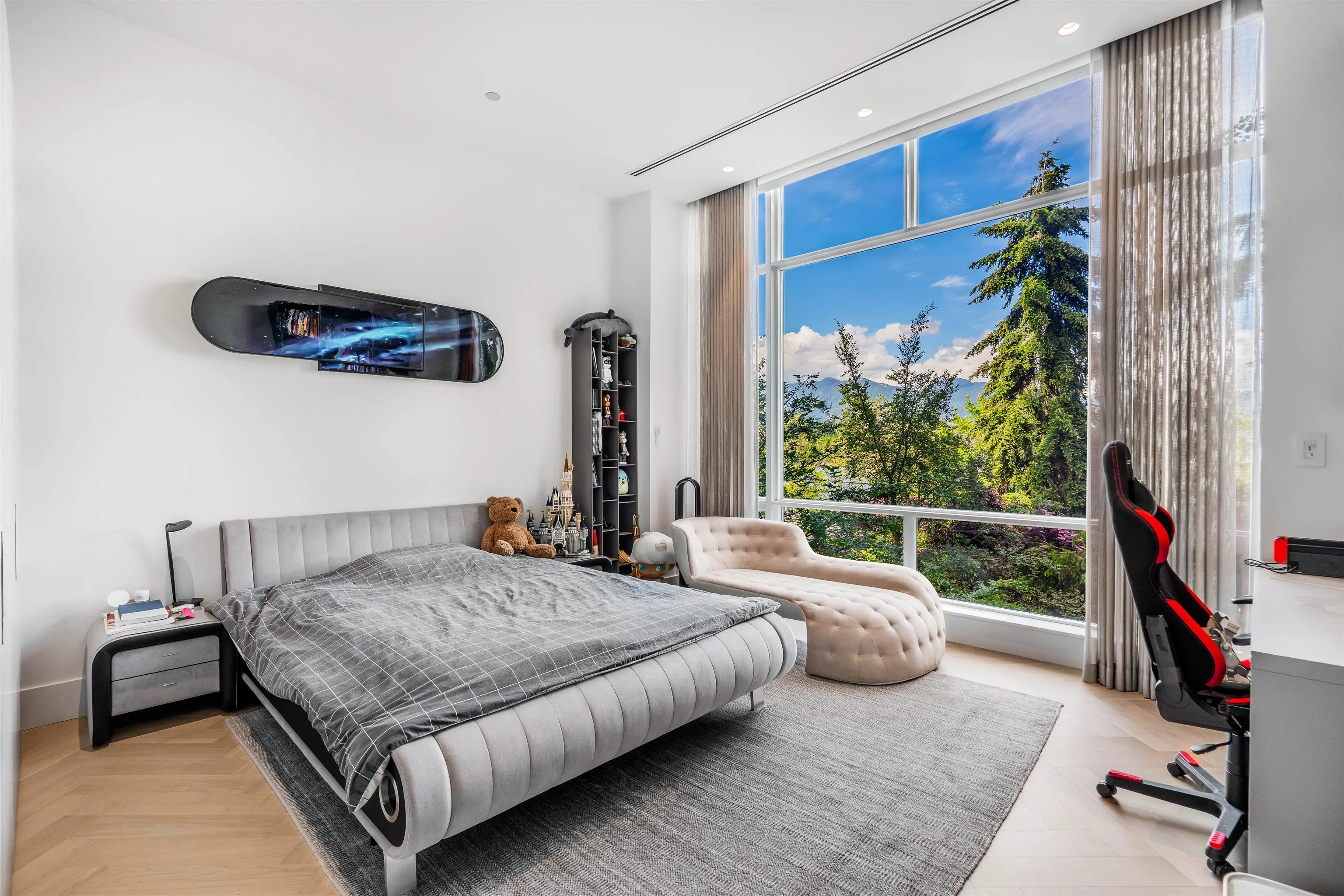 323 Jervis Street #107