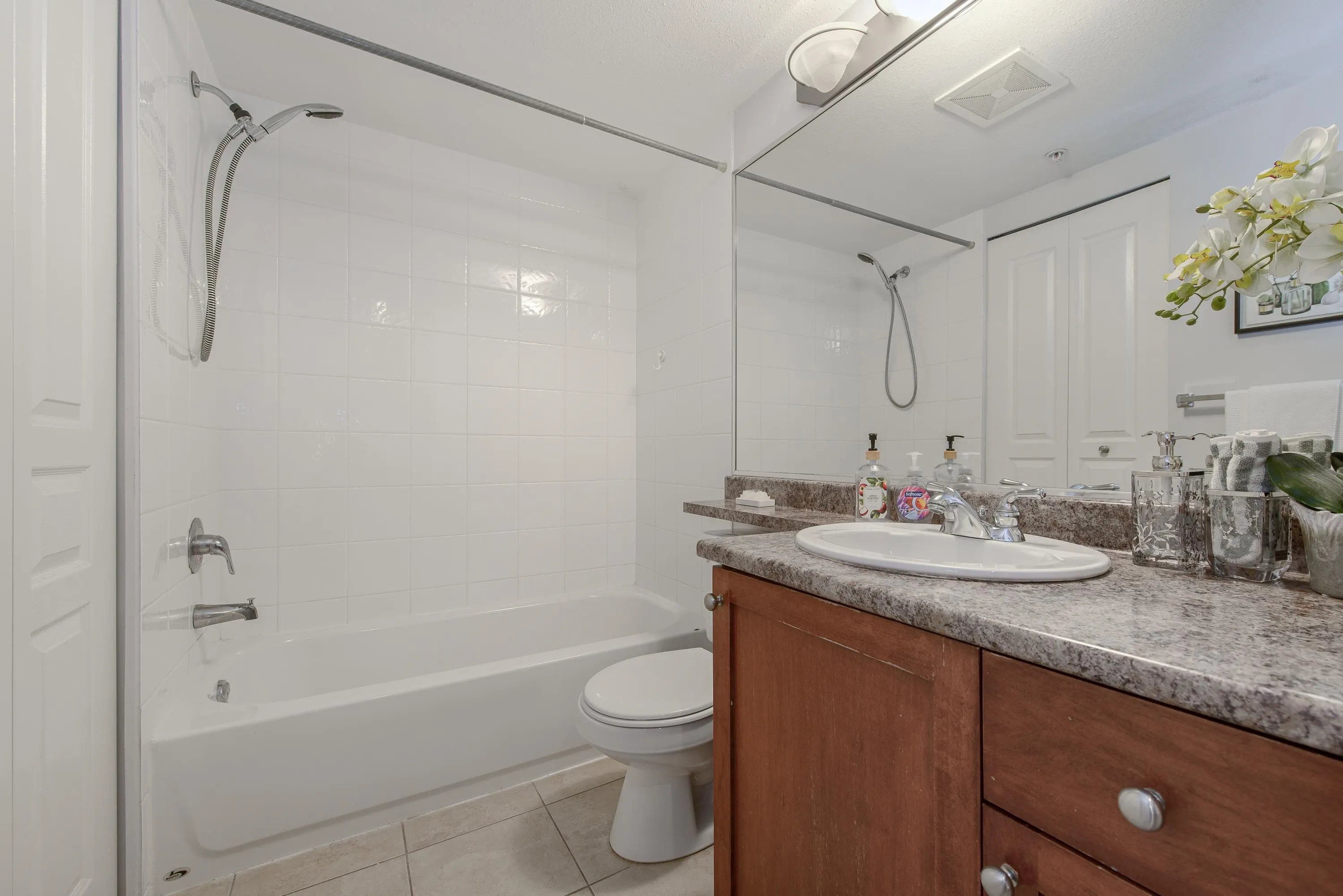 3089 Oak Street #206