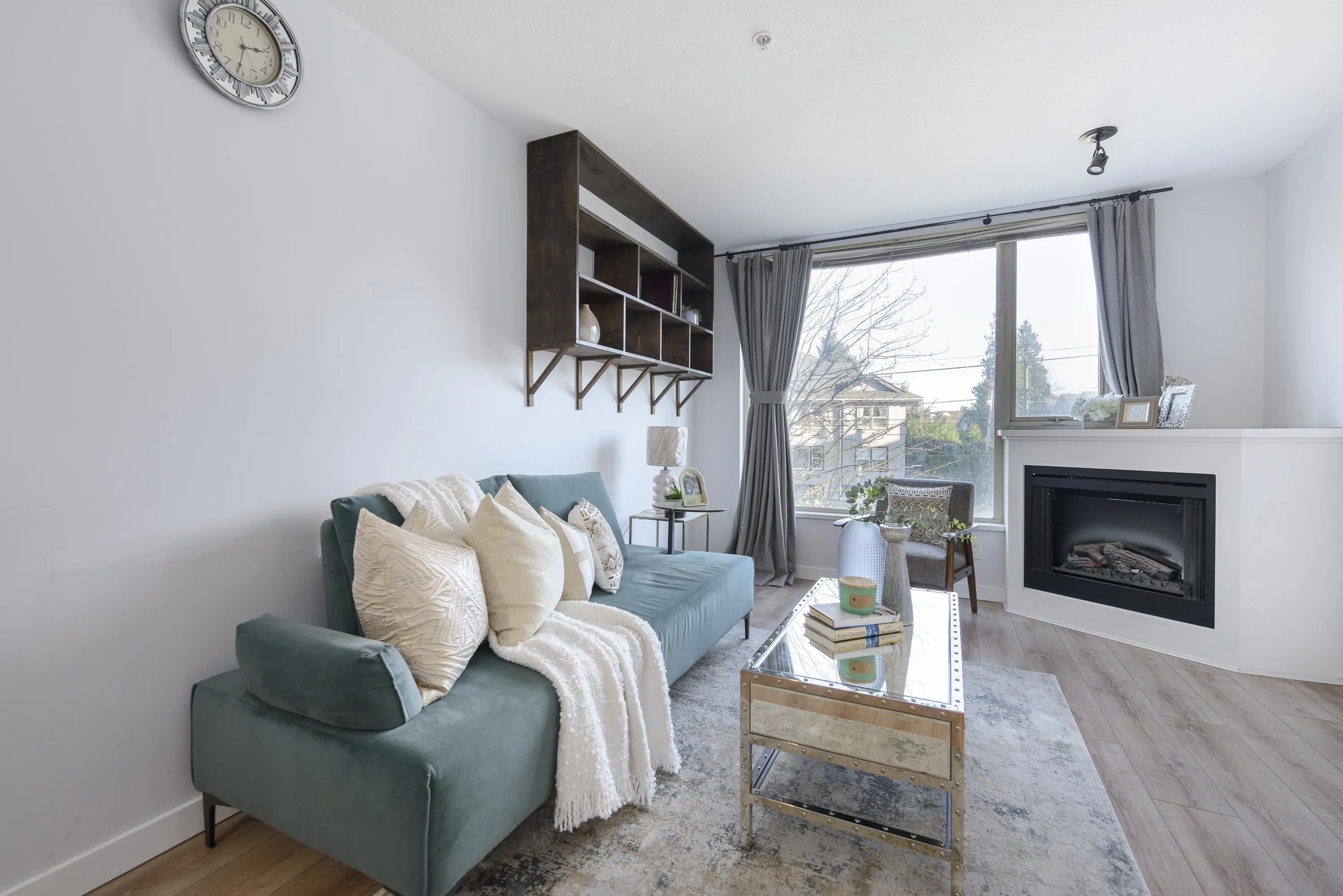 3089 Oak Street #206
