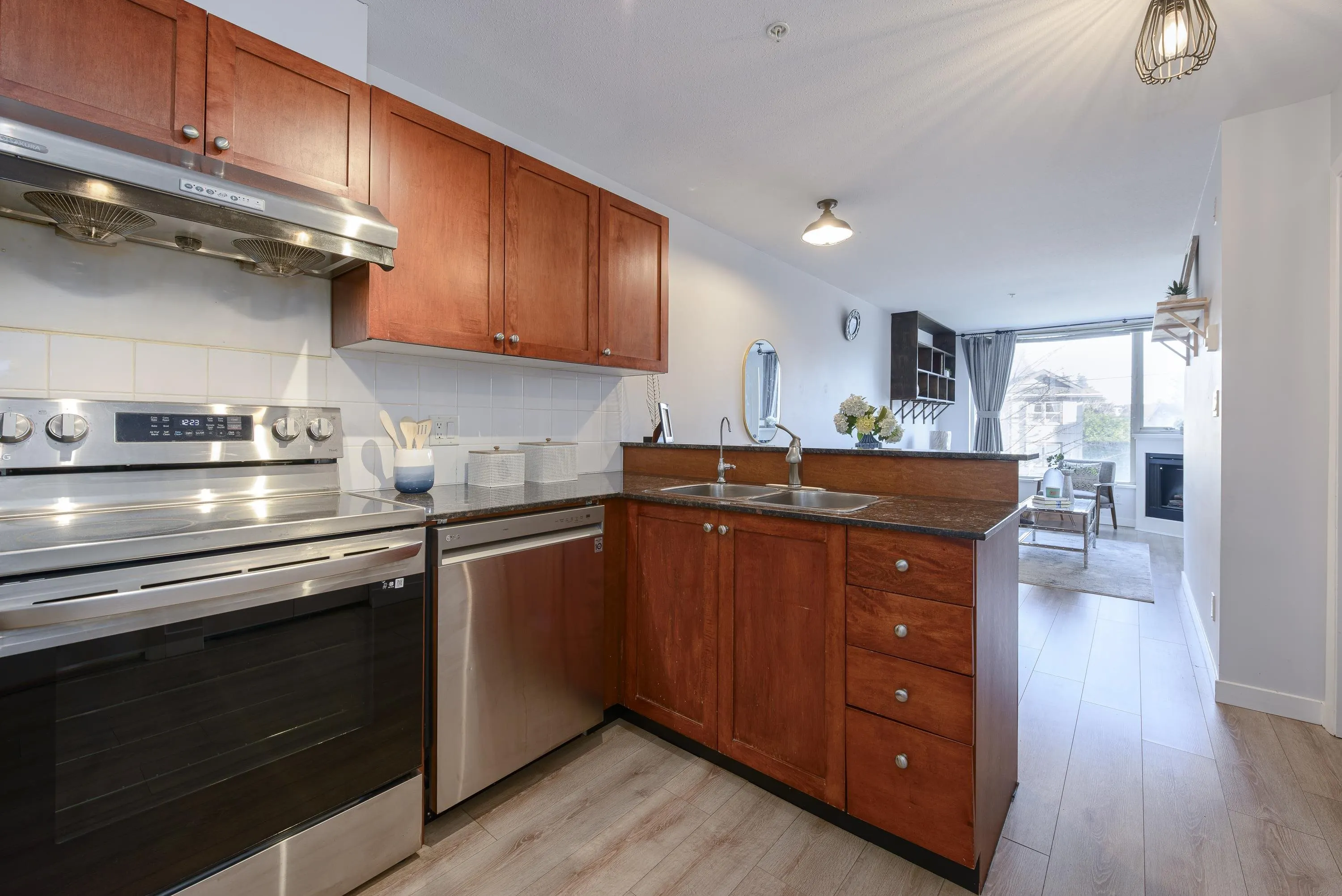 3089 Oak Street #206