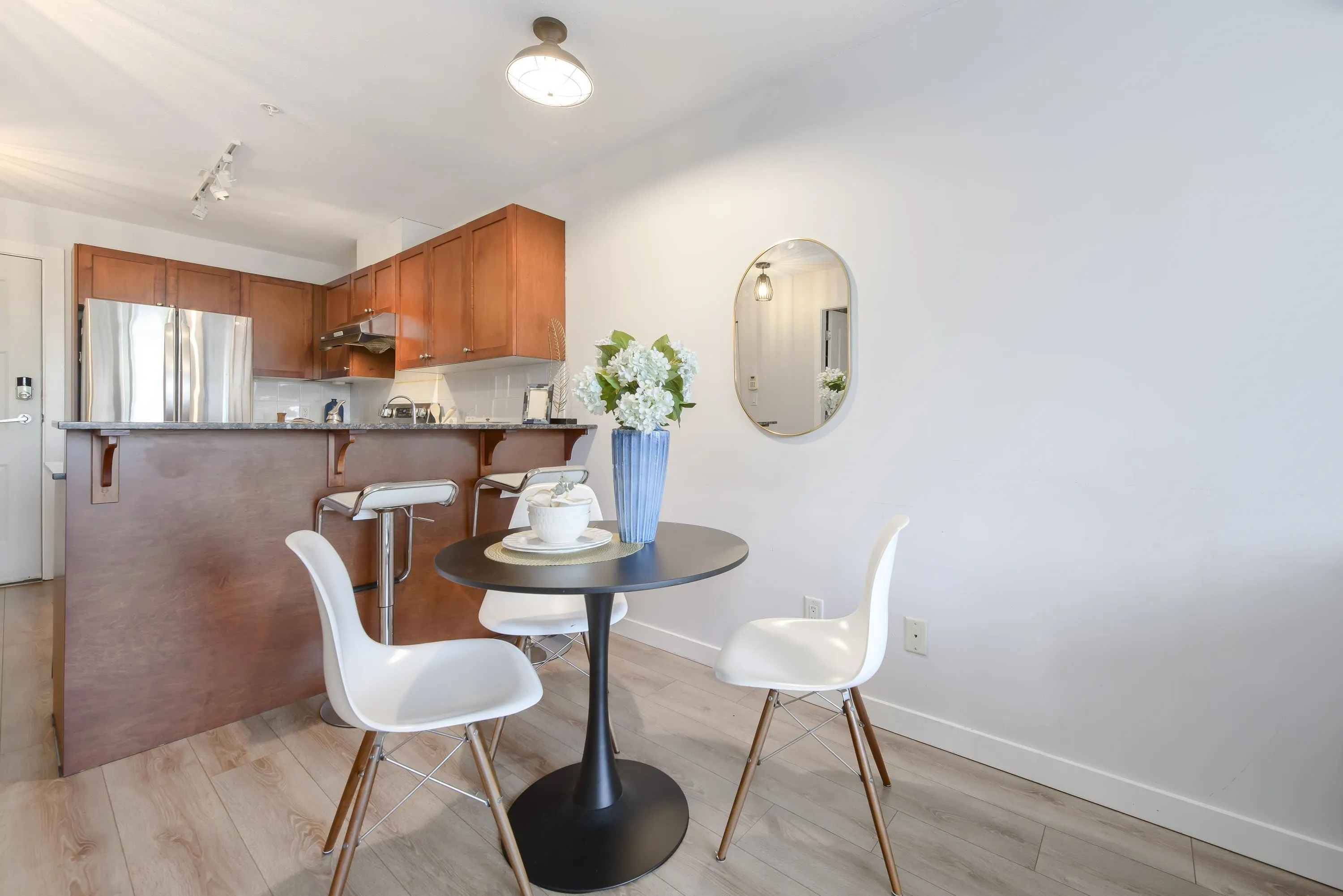 3089 Oak Street #206