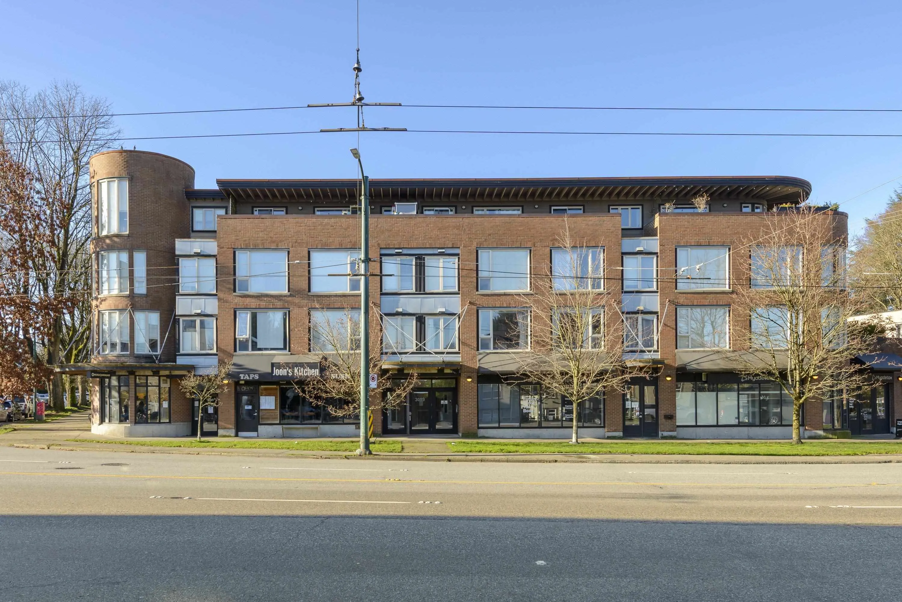 3089 Oak Street #206