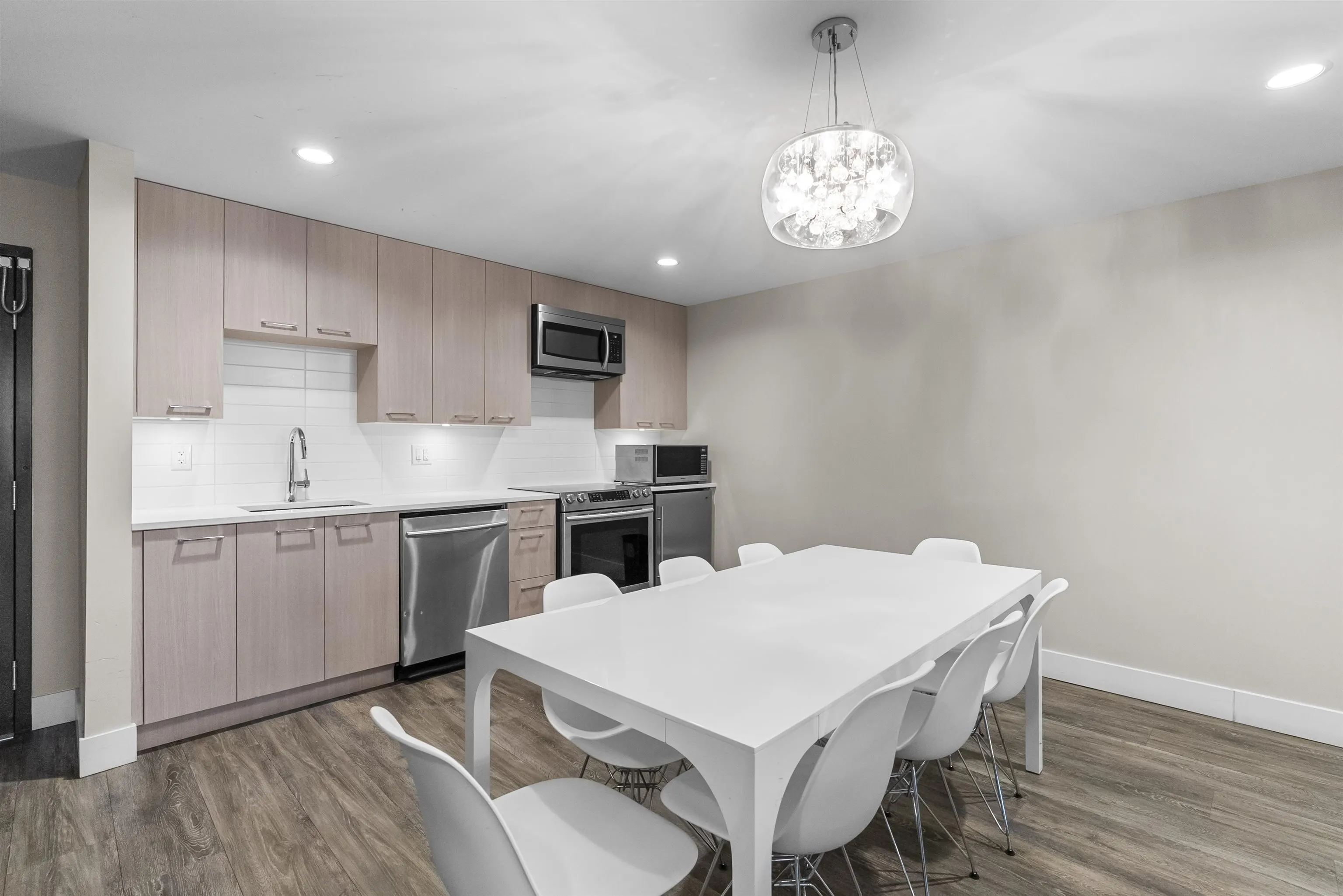 4690 Hawk Lane #213