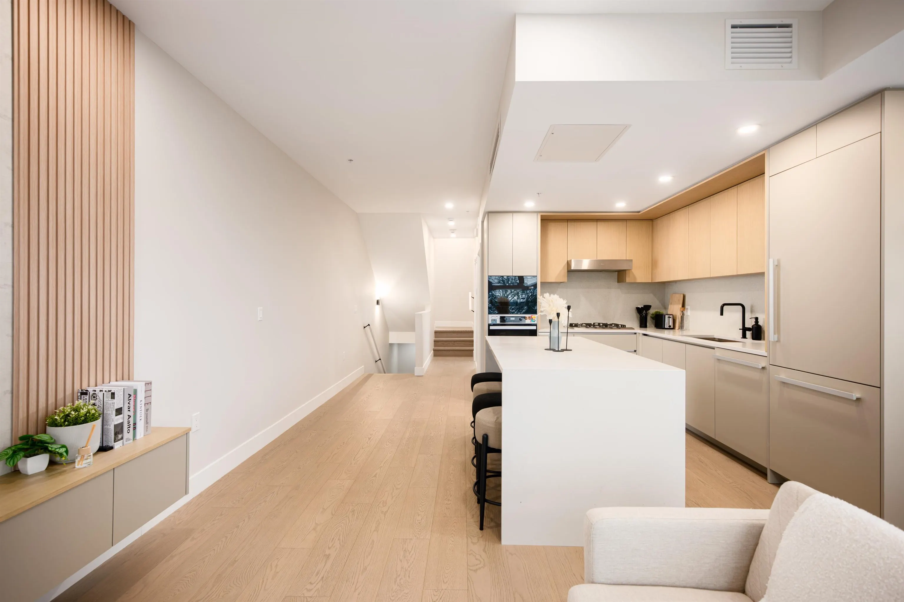 128 W Woodstock Avenue #2
