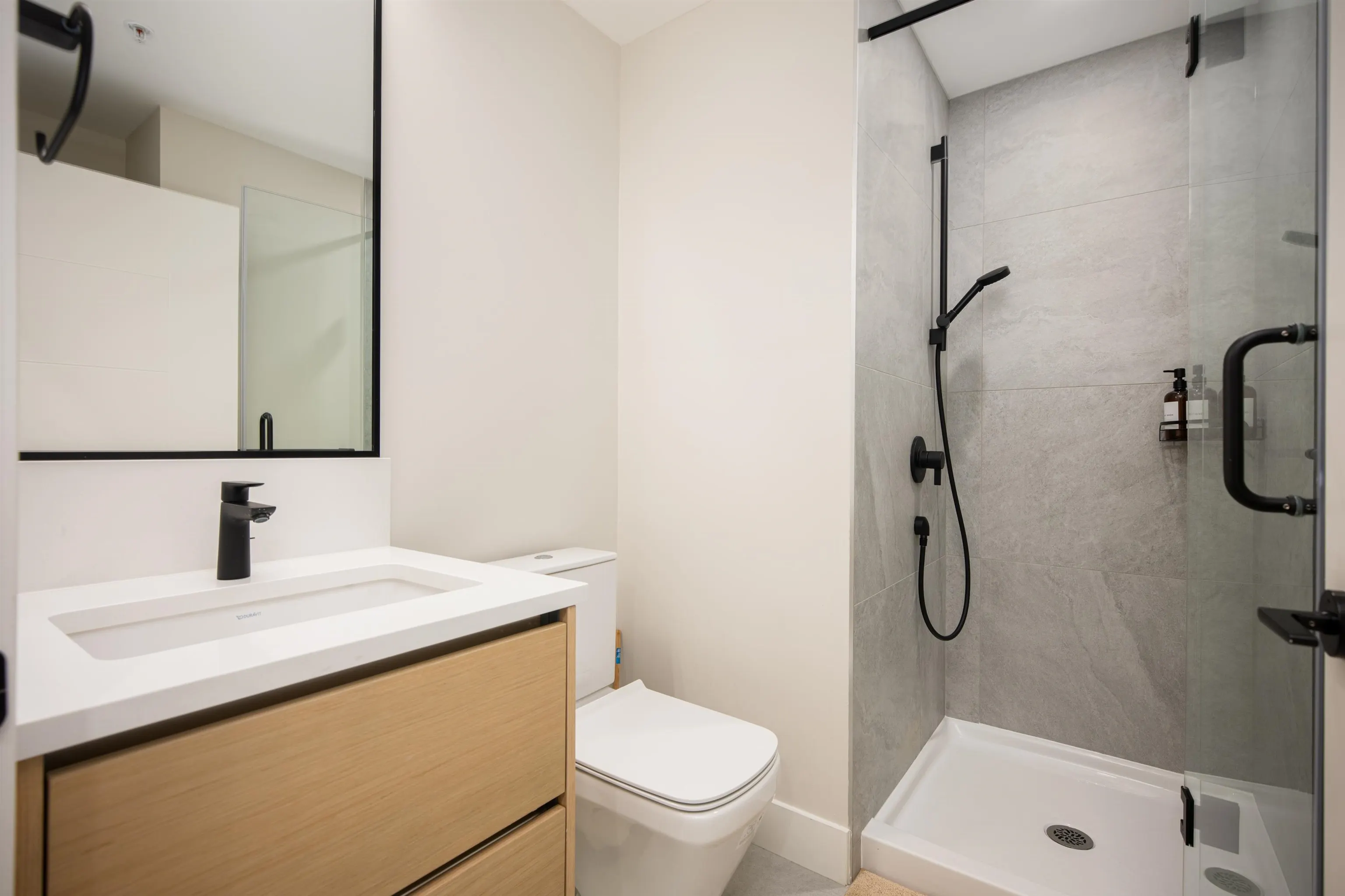 128 W Woodstock Avenue #2