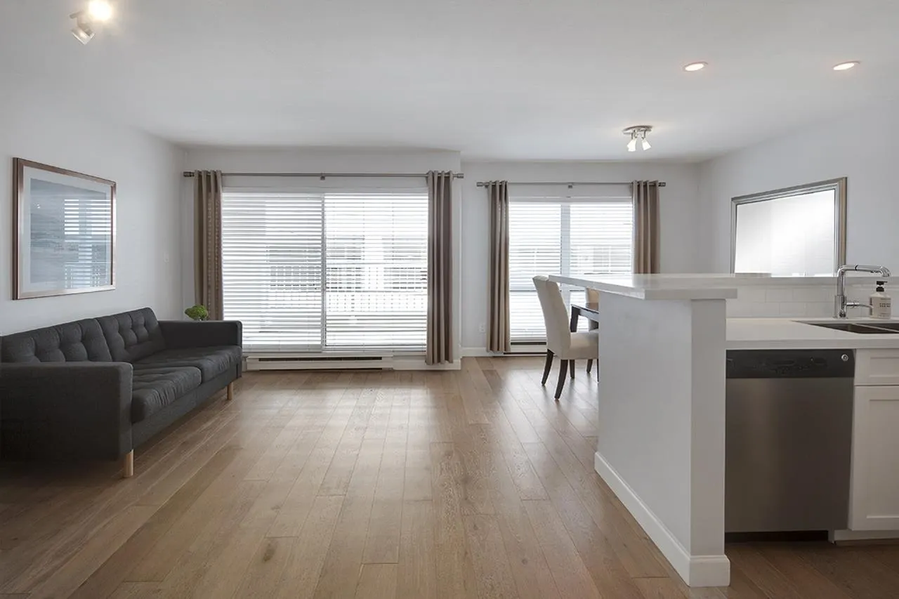 985 W 10th Avenue #203