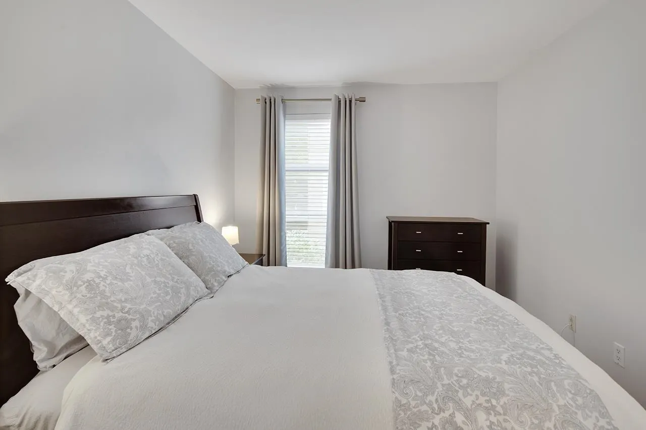 985 W 10th Avenue #203
