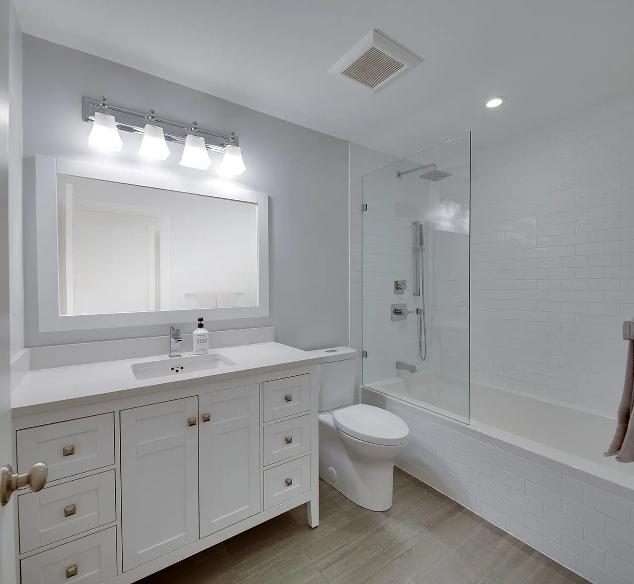 985 W 10th Avenue #203