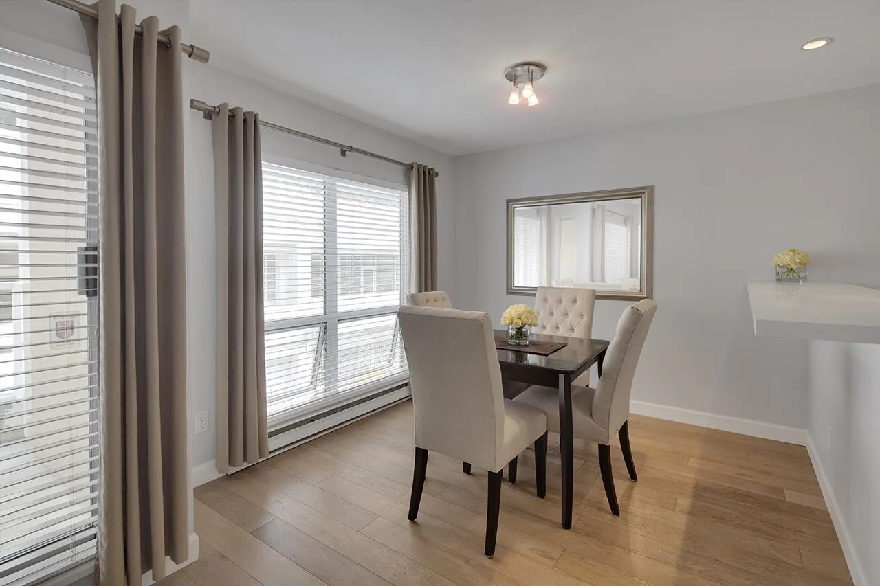 985 W 10th Avenue #203
