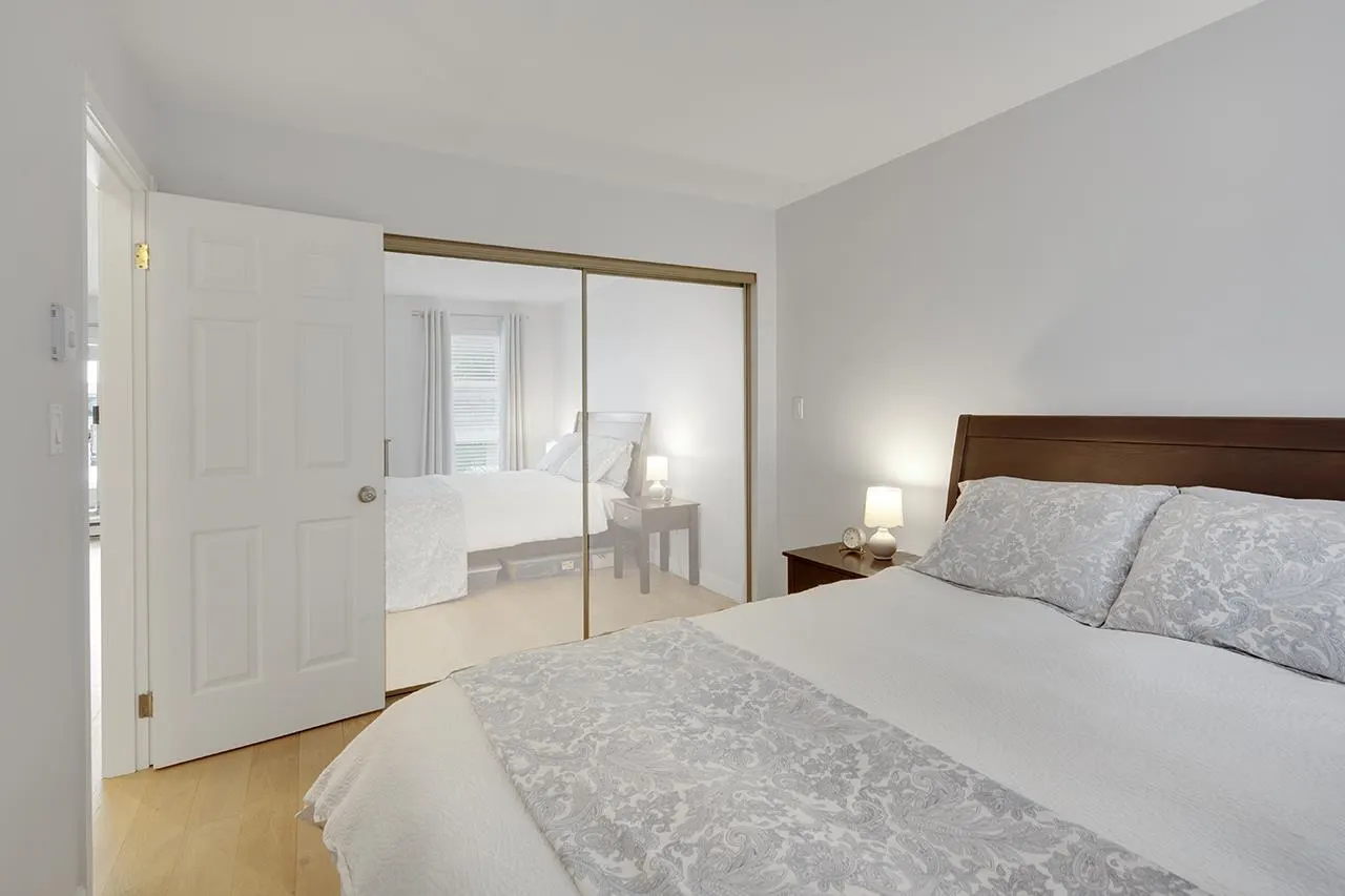 985 W 10th Avenue #203