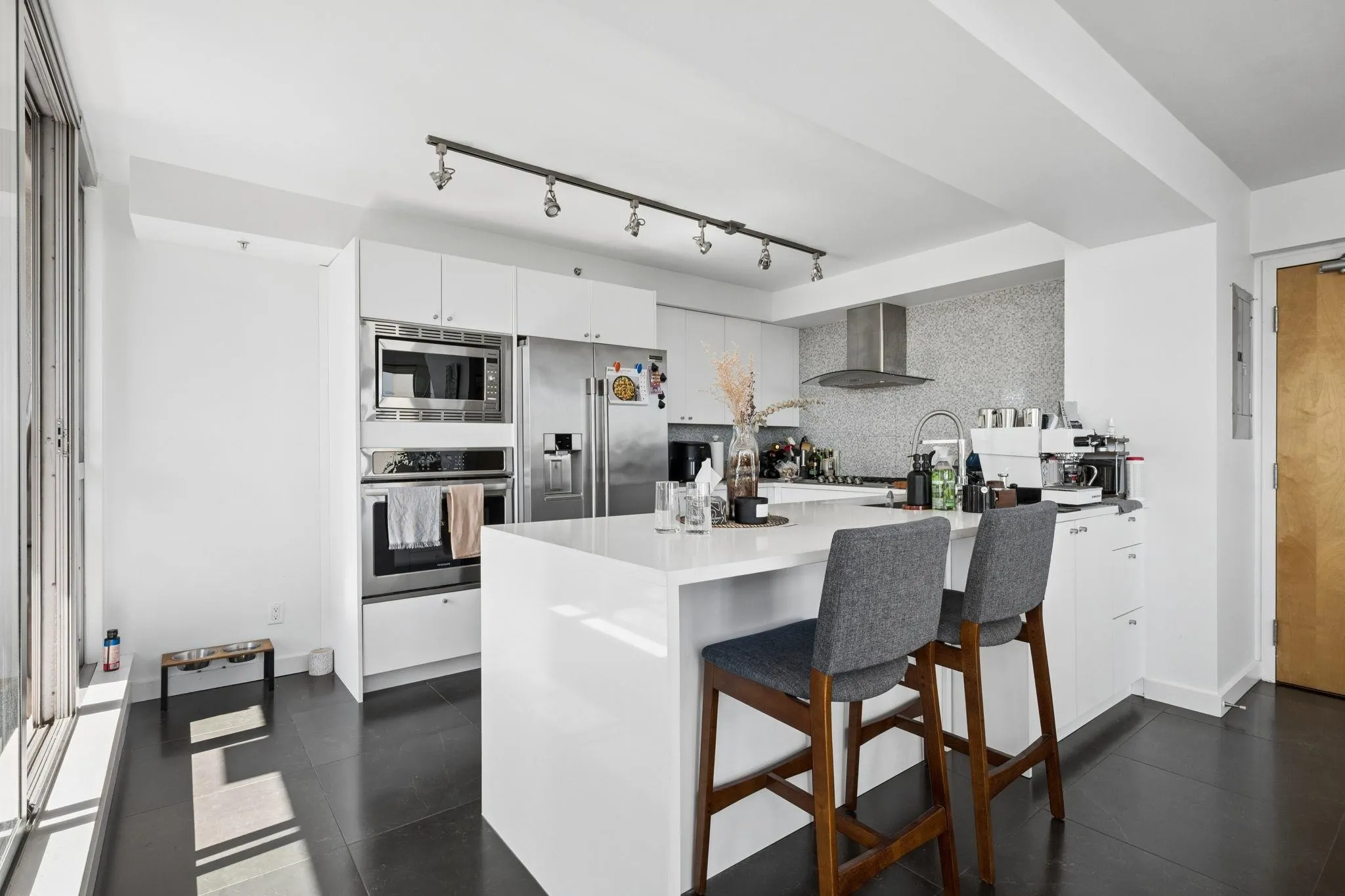 1238 Richards Street #2601