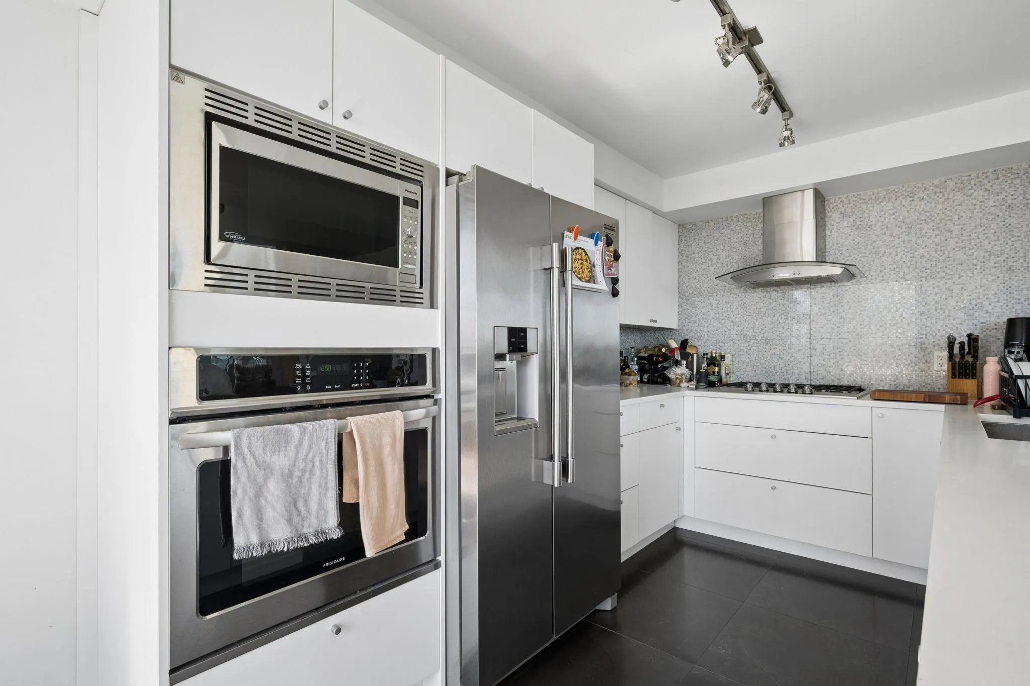 1238 Richards Street #2601