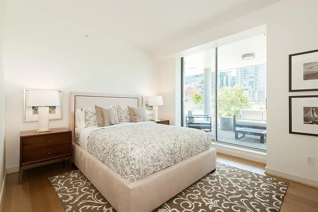 1169 W Cordova Street #90X