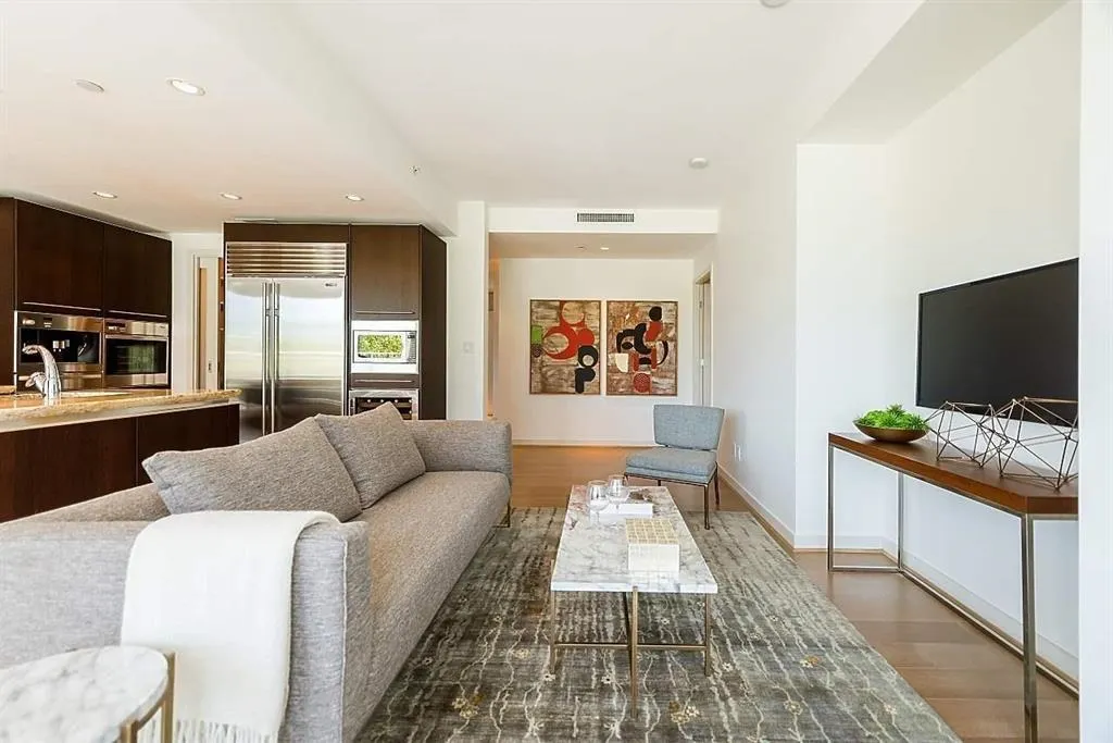 1169 W Cordova Street #90X