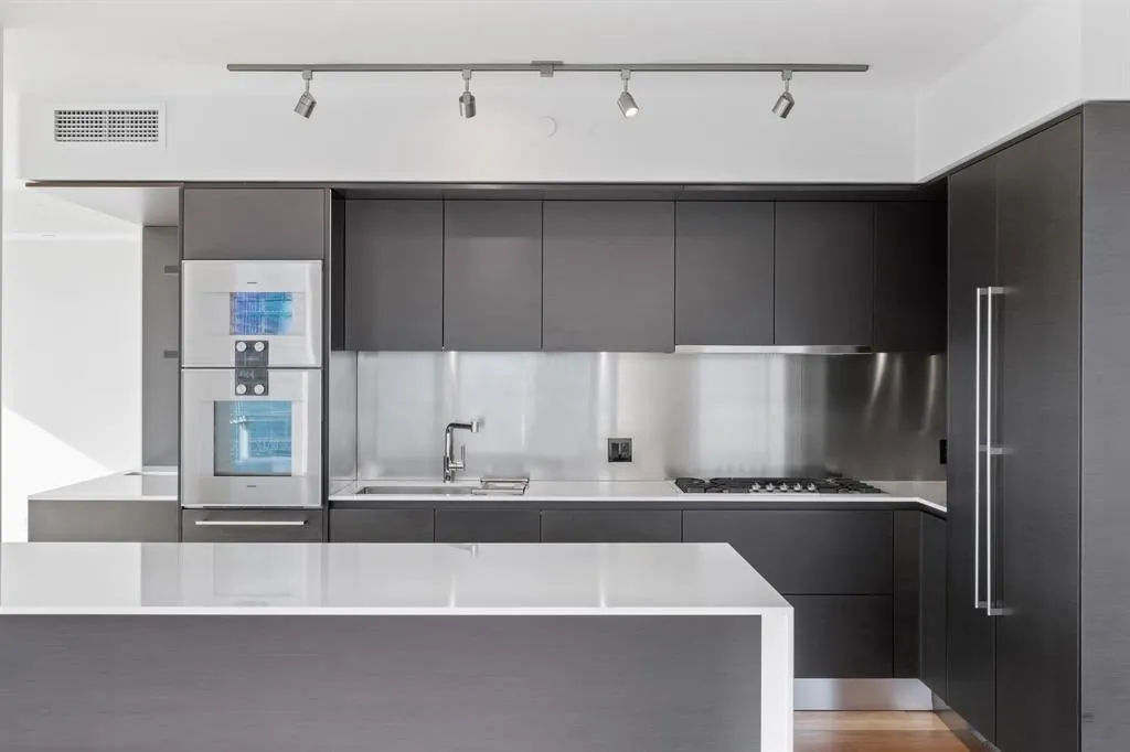 1151 W Georgia Street #4106