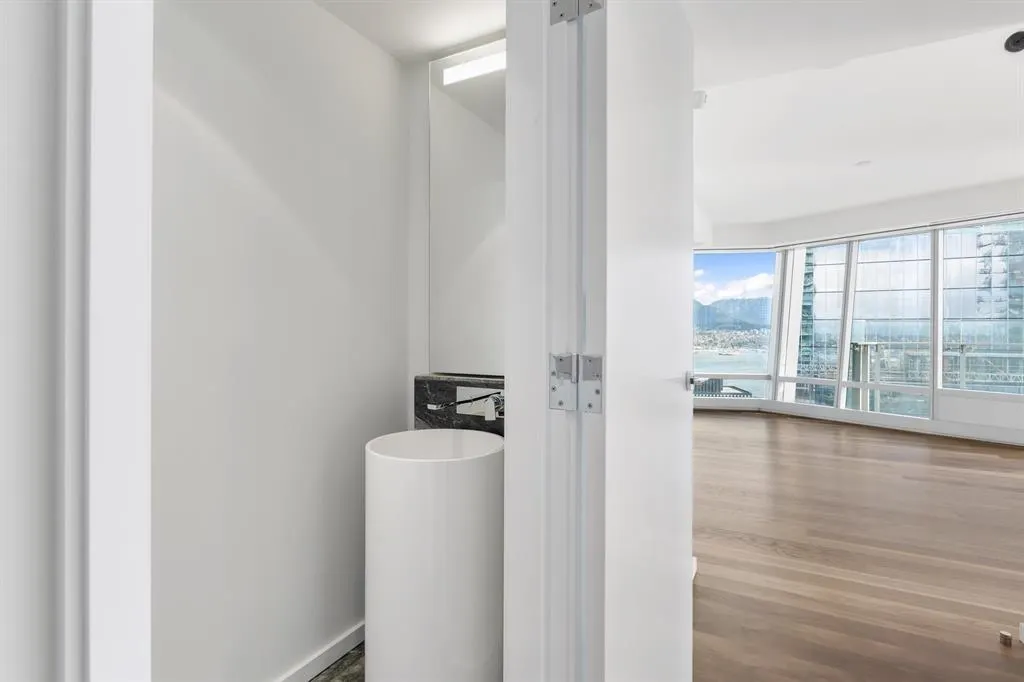 1151 W Georgia Street #4106