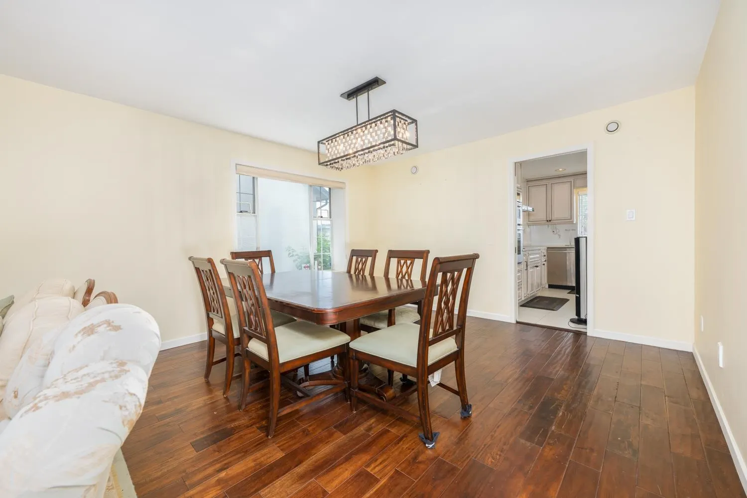 122 W 43rd Avenue