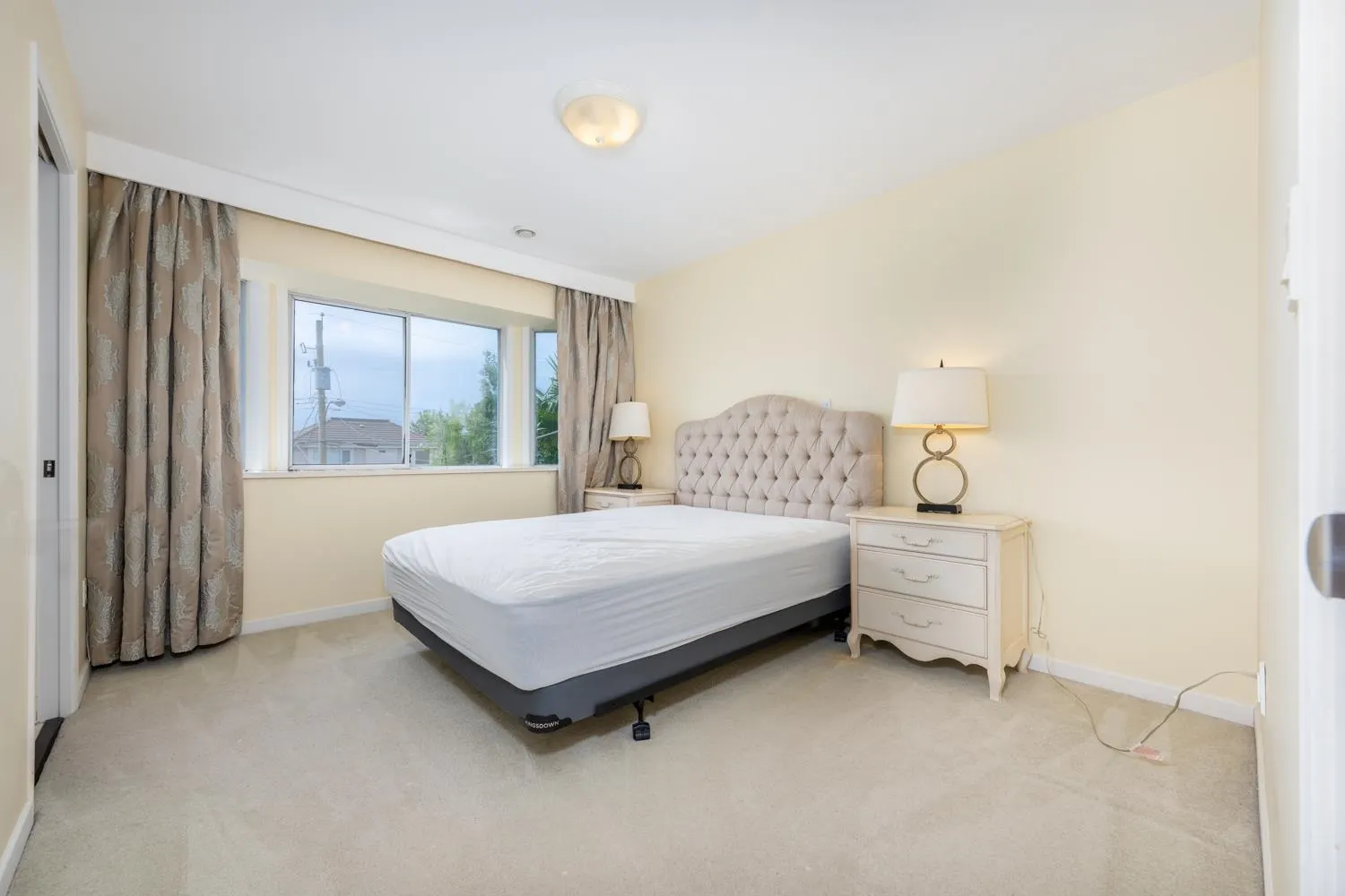 122 W 43rd Avenue