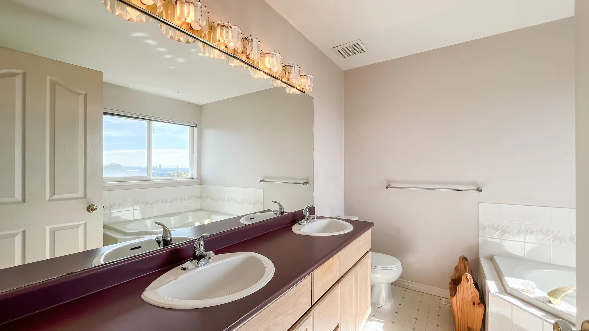 1161 Coutts Way