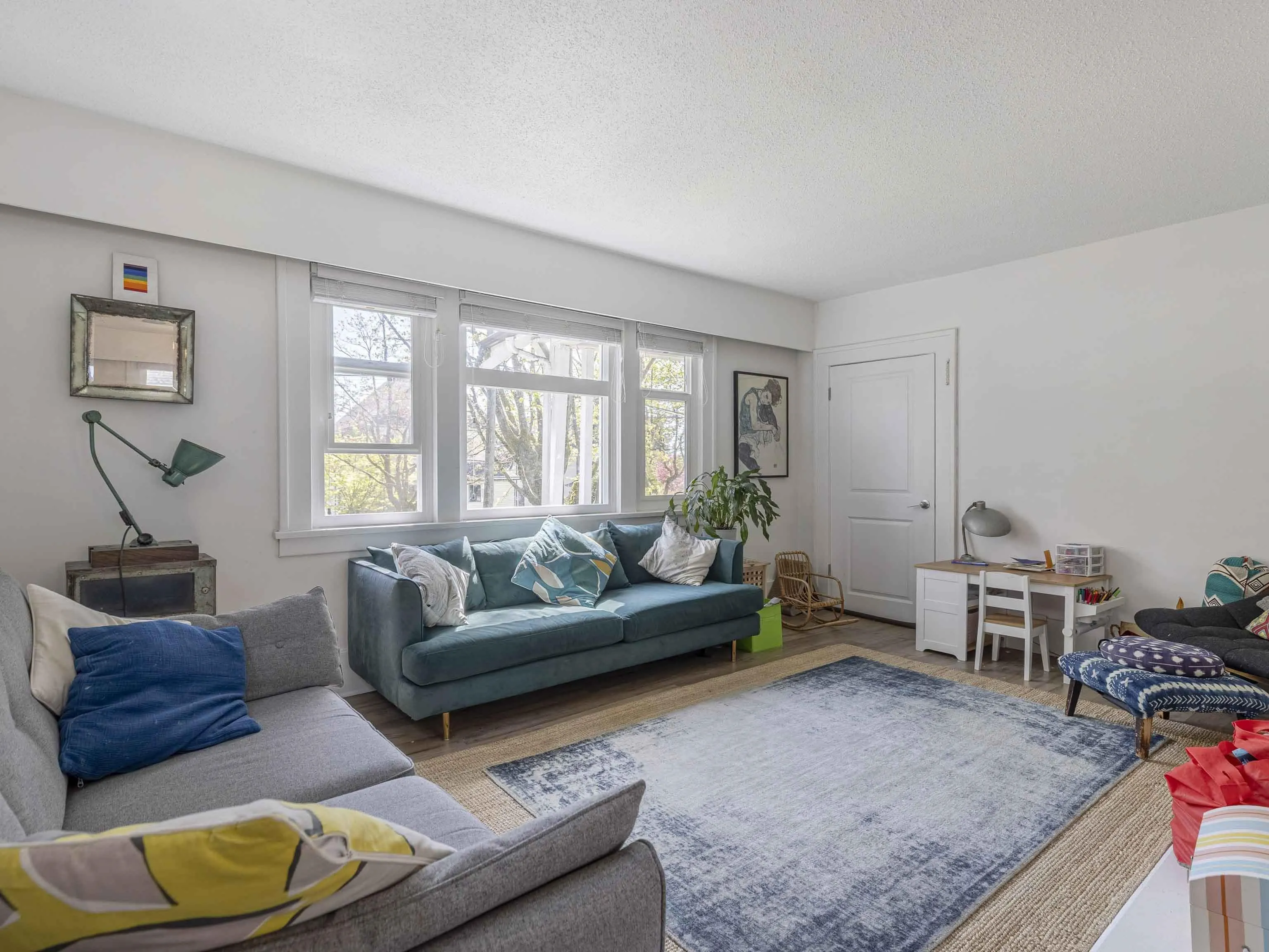 2325 W 8th Avenue