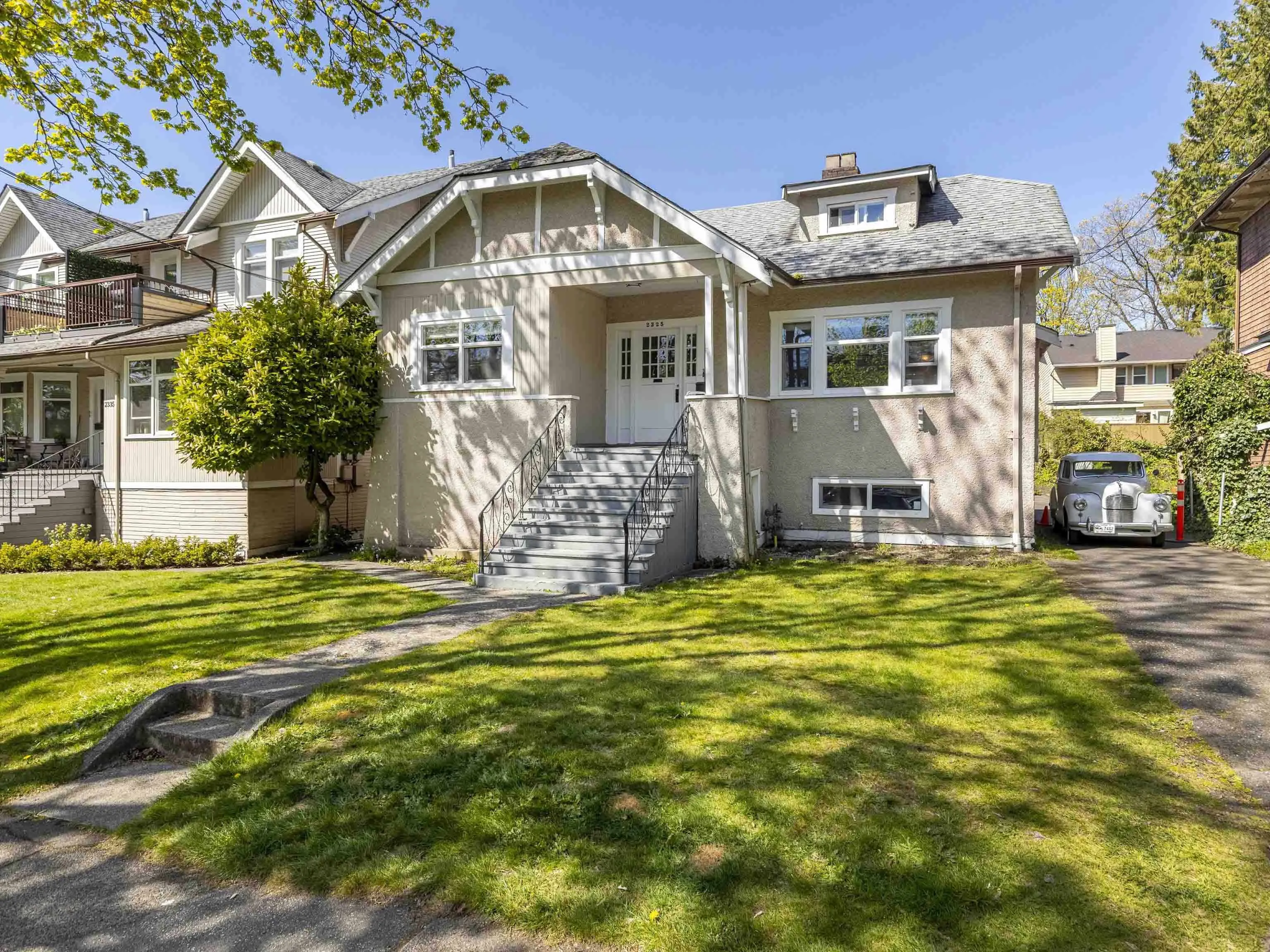 2325 W 8th Avenue